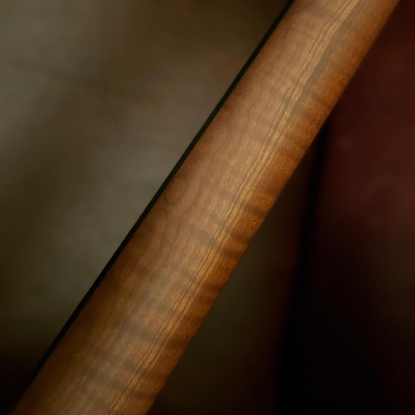 AAAAA chocolate roas - Richards Guitars Of Stratford Upon Avon