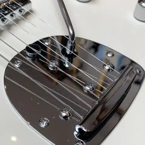 Wow - Gordon Smith Gatsby Locking Trem & Roller Nut is BRILLIANT! - Richards Guitars Of Stratford Upon Avon