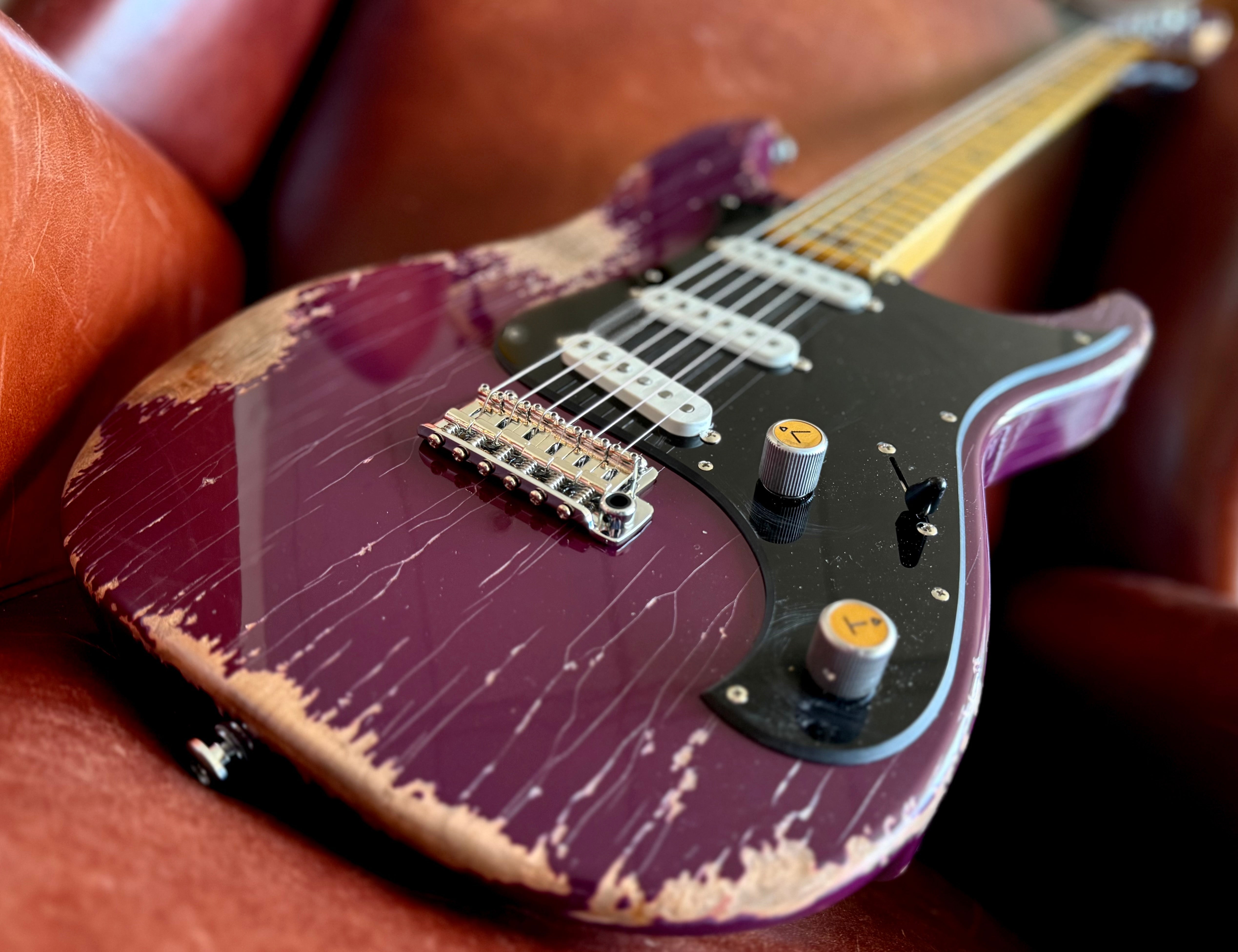 Valiant Soothsayer Guitars In Stock Right Now - Richards Guitars Of Stratford Upon Avon