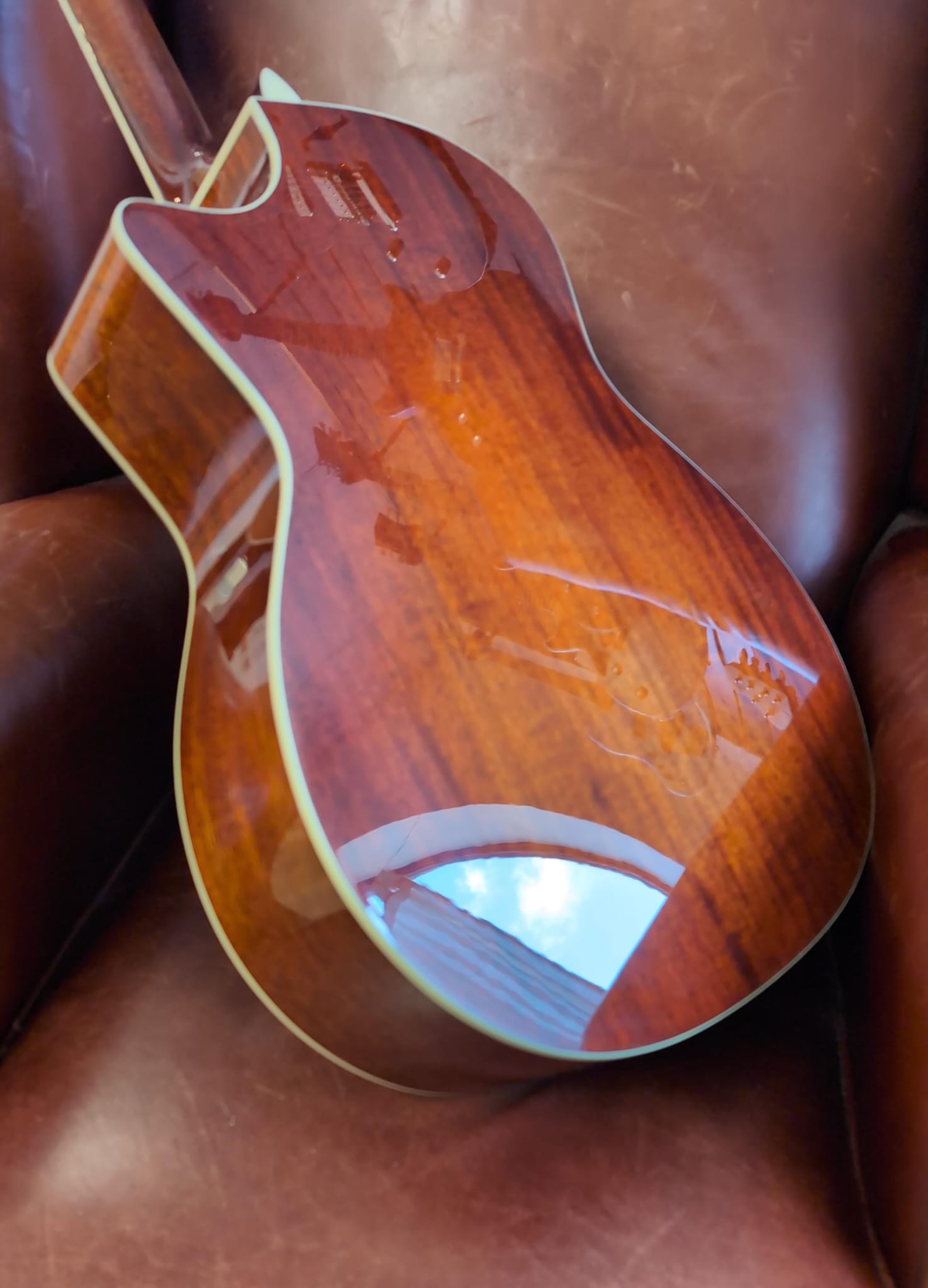 Buy Eastman AC322CE (B-stock)