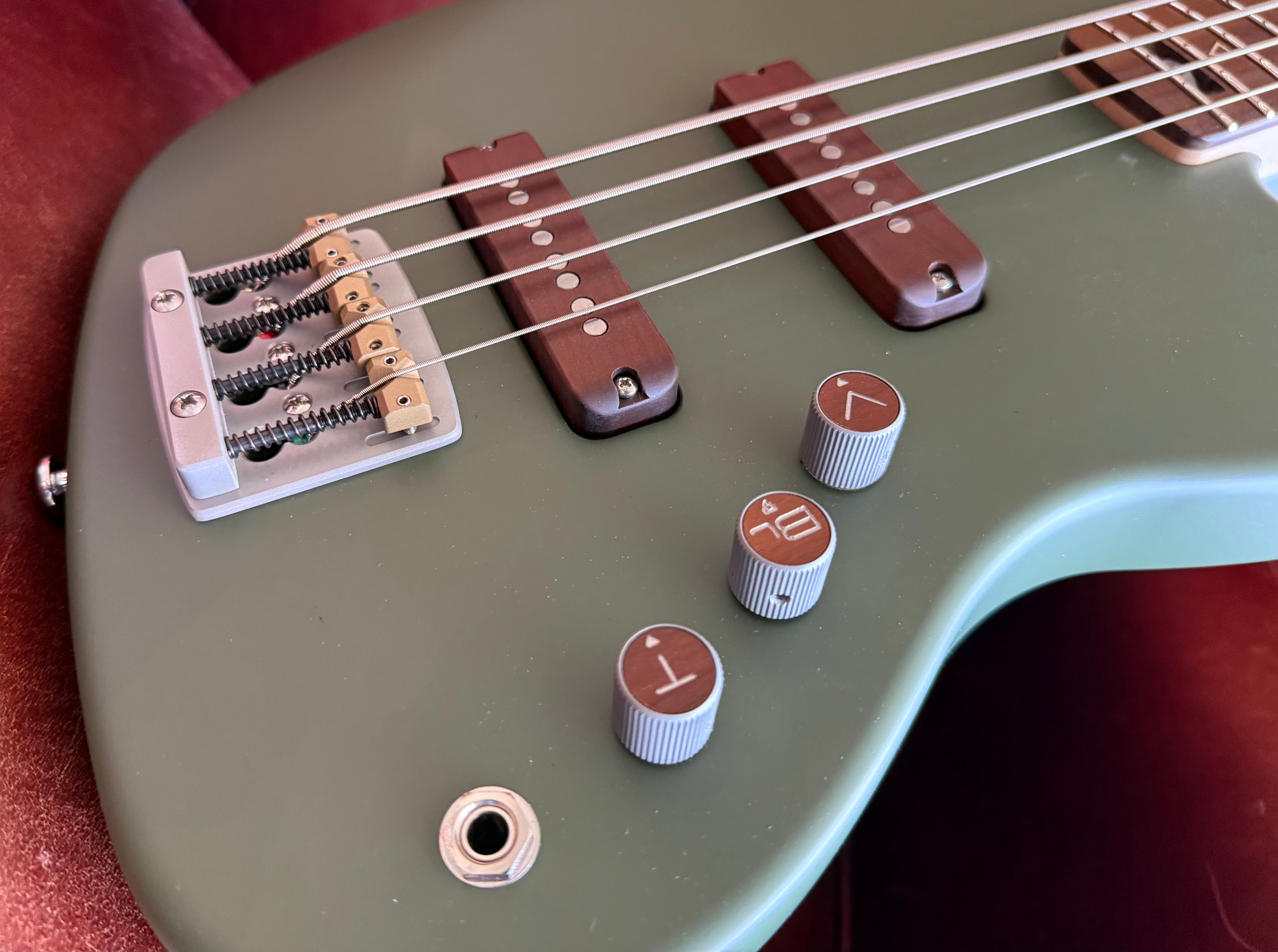 Valiant Mini Bass Olive Green. World Class Precision Engineered Mini Bass - INCREDIBLE!