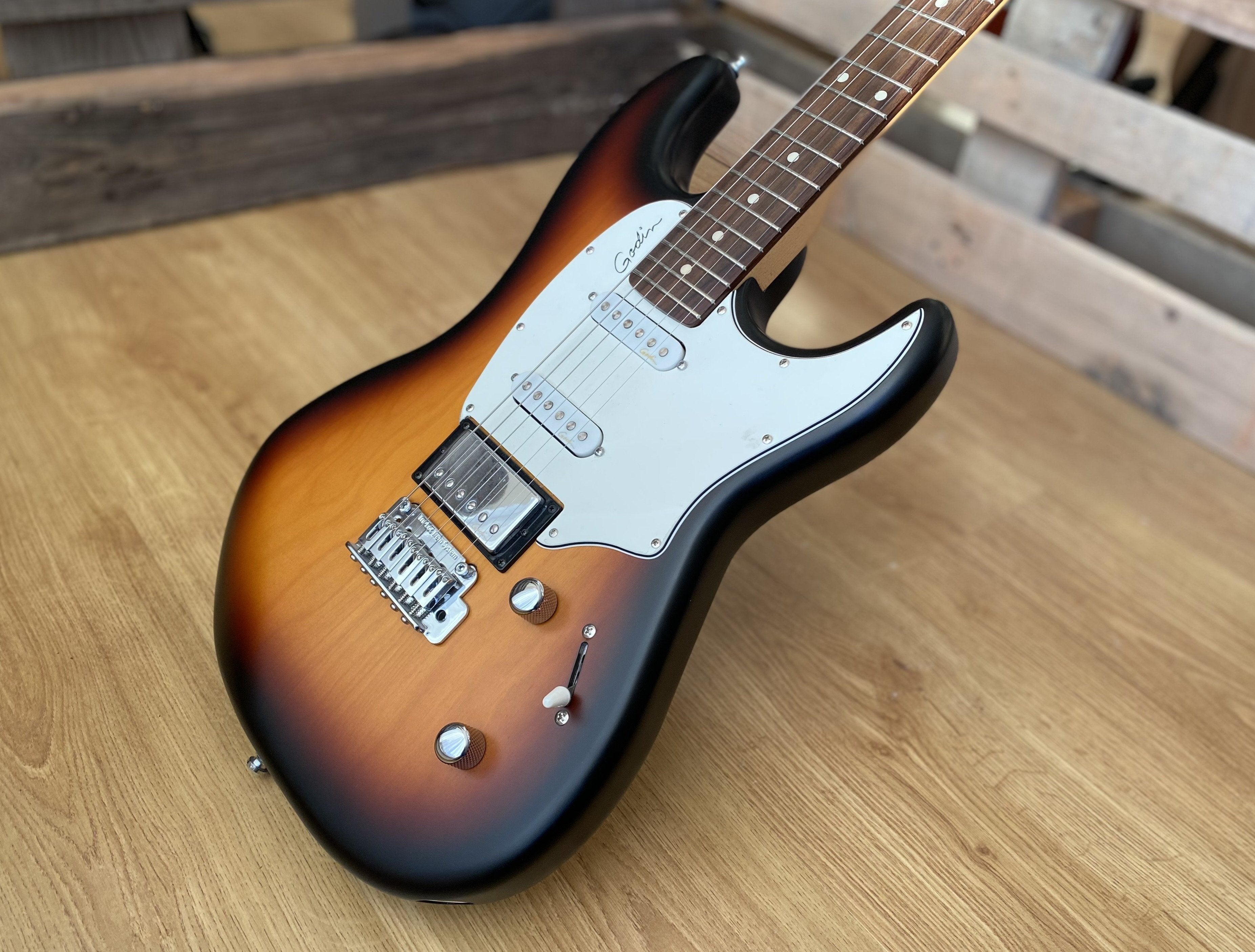 Godin Session  Sunburst.  Ex Display Model in A1 Condition, Electric Guitar for sale at Richards Guitars.