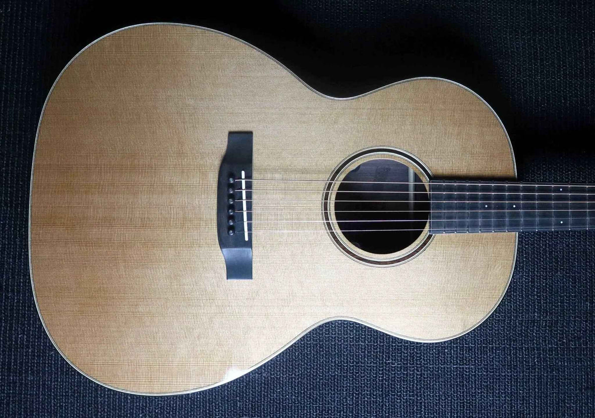 Auden Artist Rosewood Series - Chester Cedar Full Body