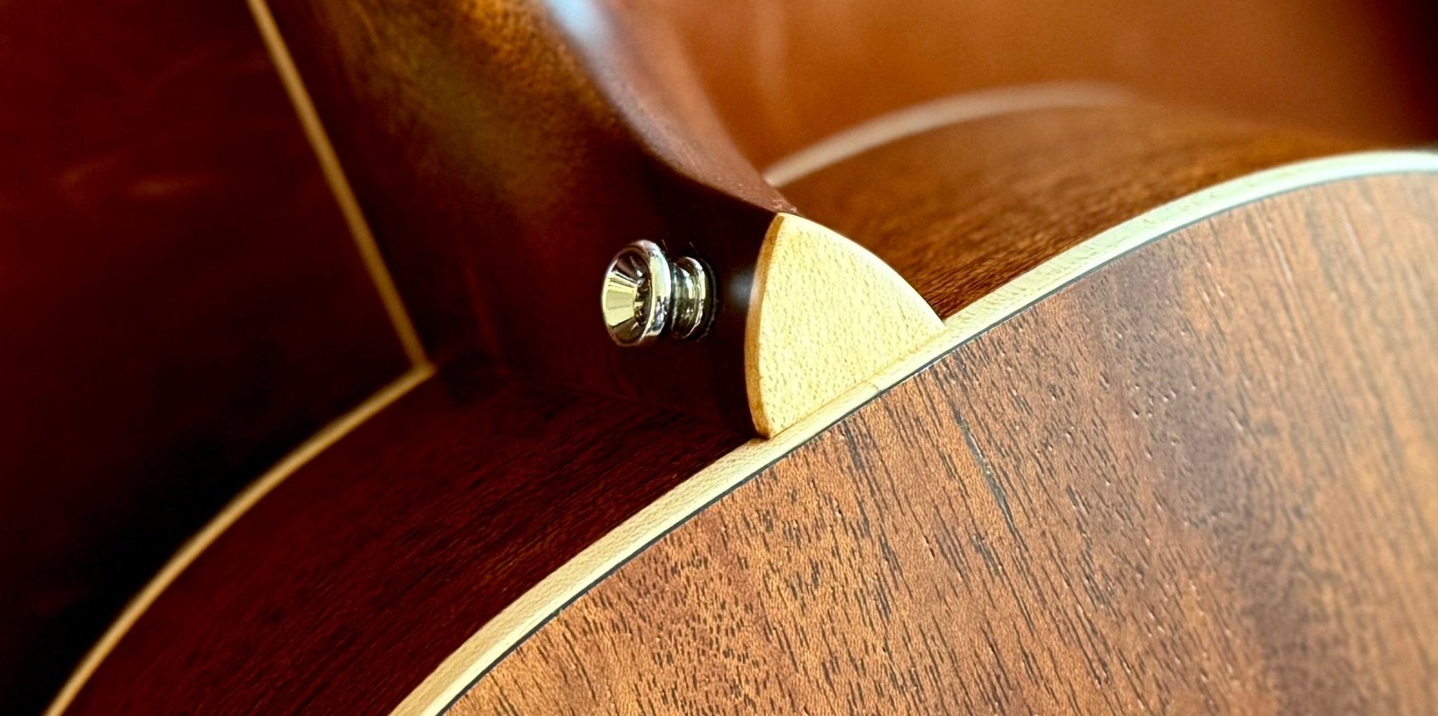 Auden Chester Tobacco Electro Acoustic Guitar - Richards Guitars Of Stratford Upon Avon