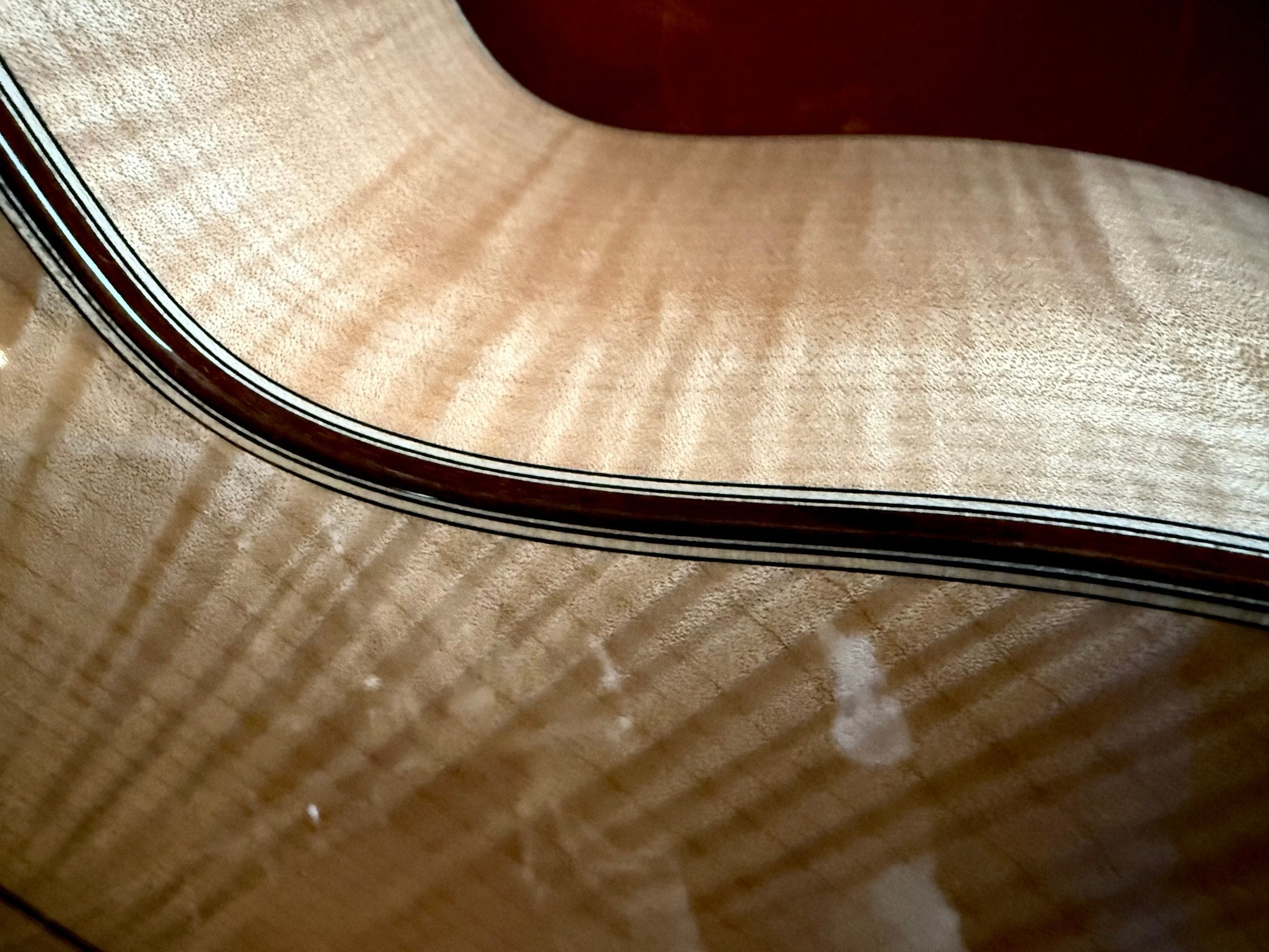 AUDEN Maple Series Grace Jumbo Inc. £225 Custom Pro Setup & Support Package - Richards Guitars Of Stratford Upon Avon