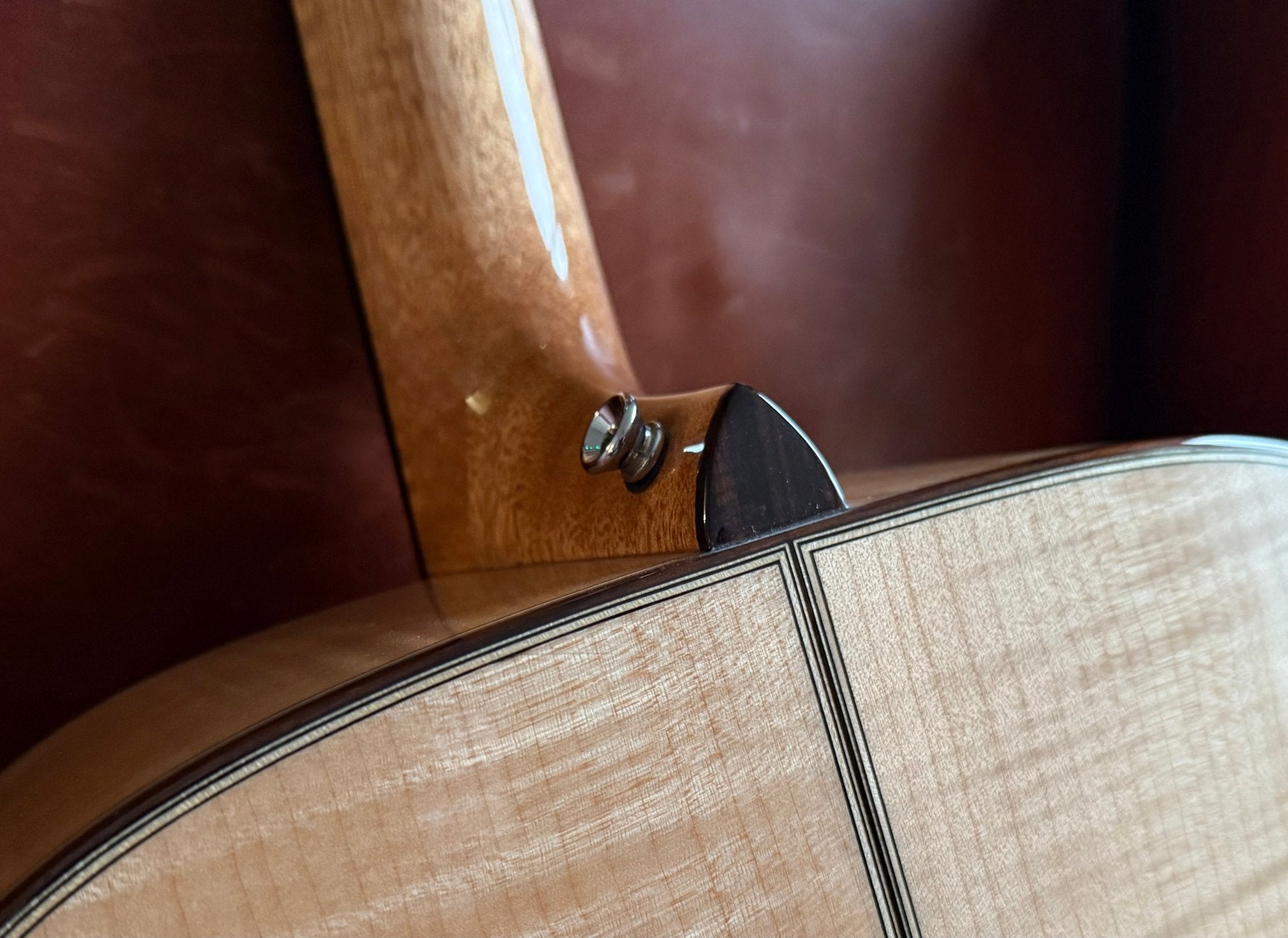 AUDEN Maple Series Grace Jumbo Inc. £225 Custom Pro Setup & Support Package - Richards Guitars Of Stratford Upon Avon