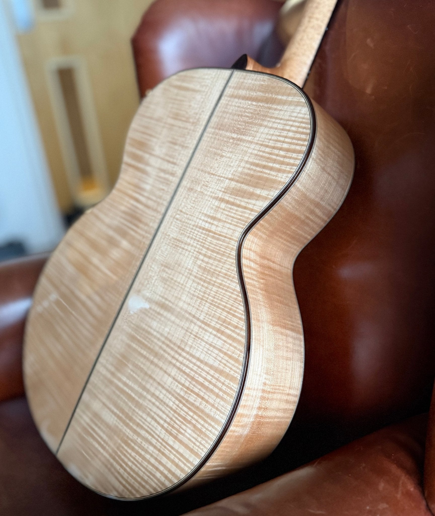 AUDEN Maple Series Grace Jumbo Inc. £225 Custom Pro Setup & Support Package - Richards Guitars Of Stratford Upon Avon