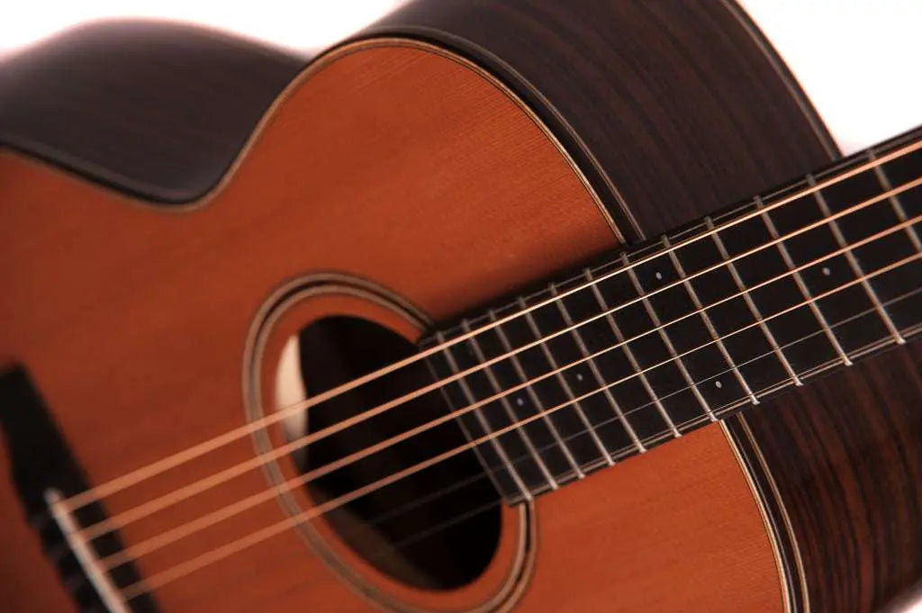 AUDEN ROSEWOOD SERIES – EMILY ROSE CEDAR FULL BODY - Richards Guitars Of Stratford Upon Avon