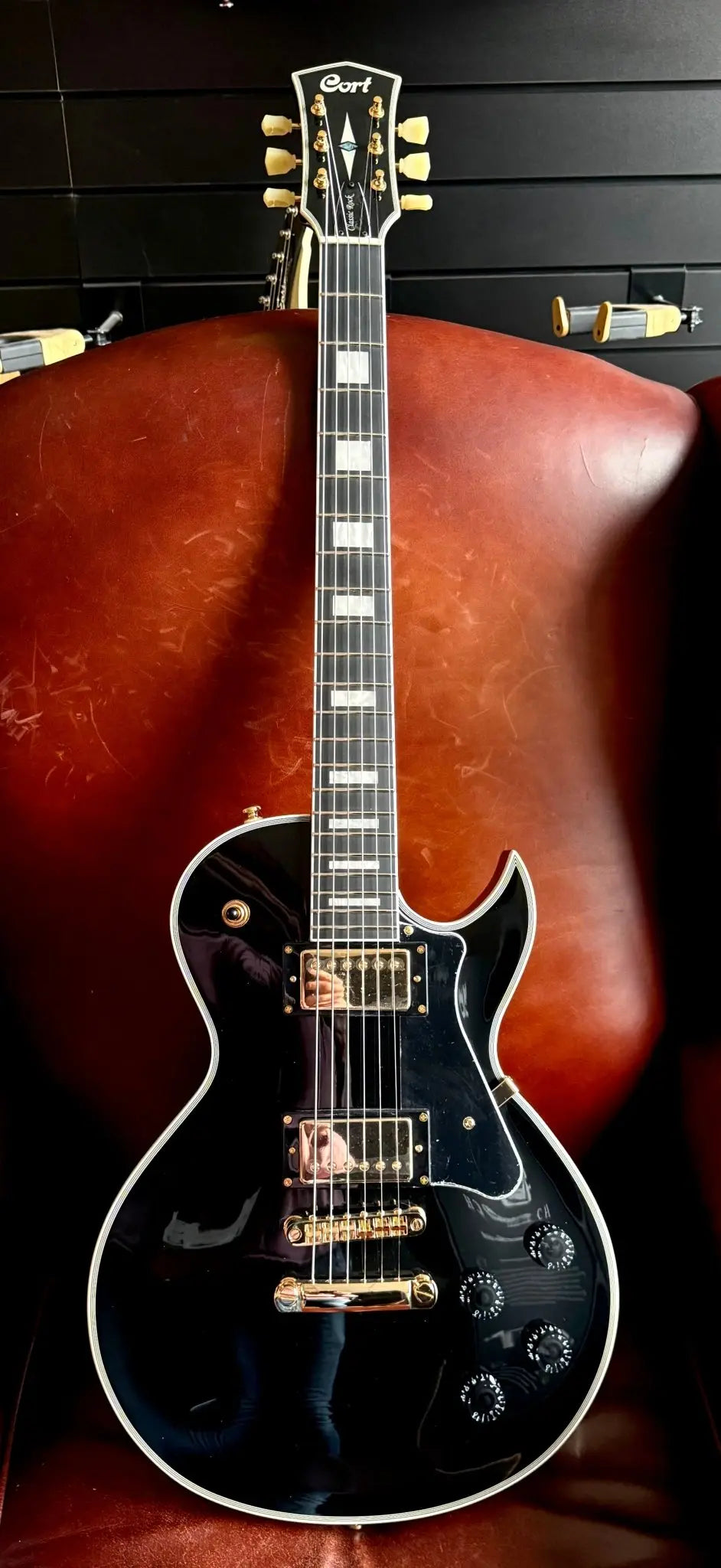 Buy Cort CR270 Black Electric Guitar. The "Vintage Guitas Beater"