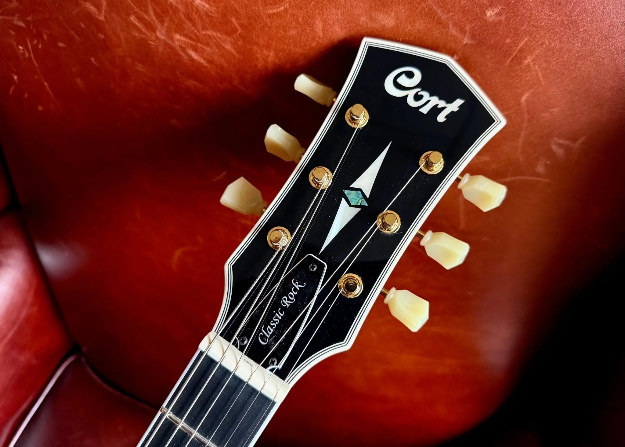 Buy Cort CR270 Black Electric Guitar. The "Vintage Guitas Beater"