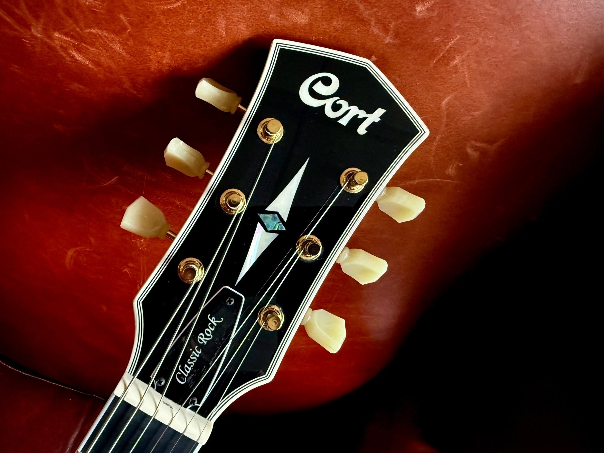 Cort CR270 Black Electric Guitar. The "Vintage Guitas Beater" - Richards Guitars Of Stratford Upon Avon