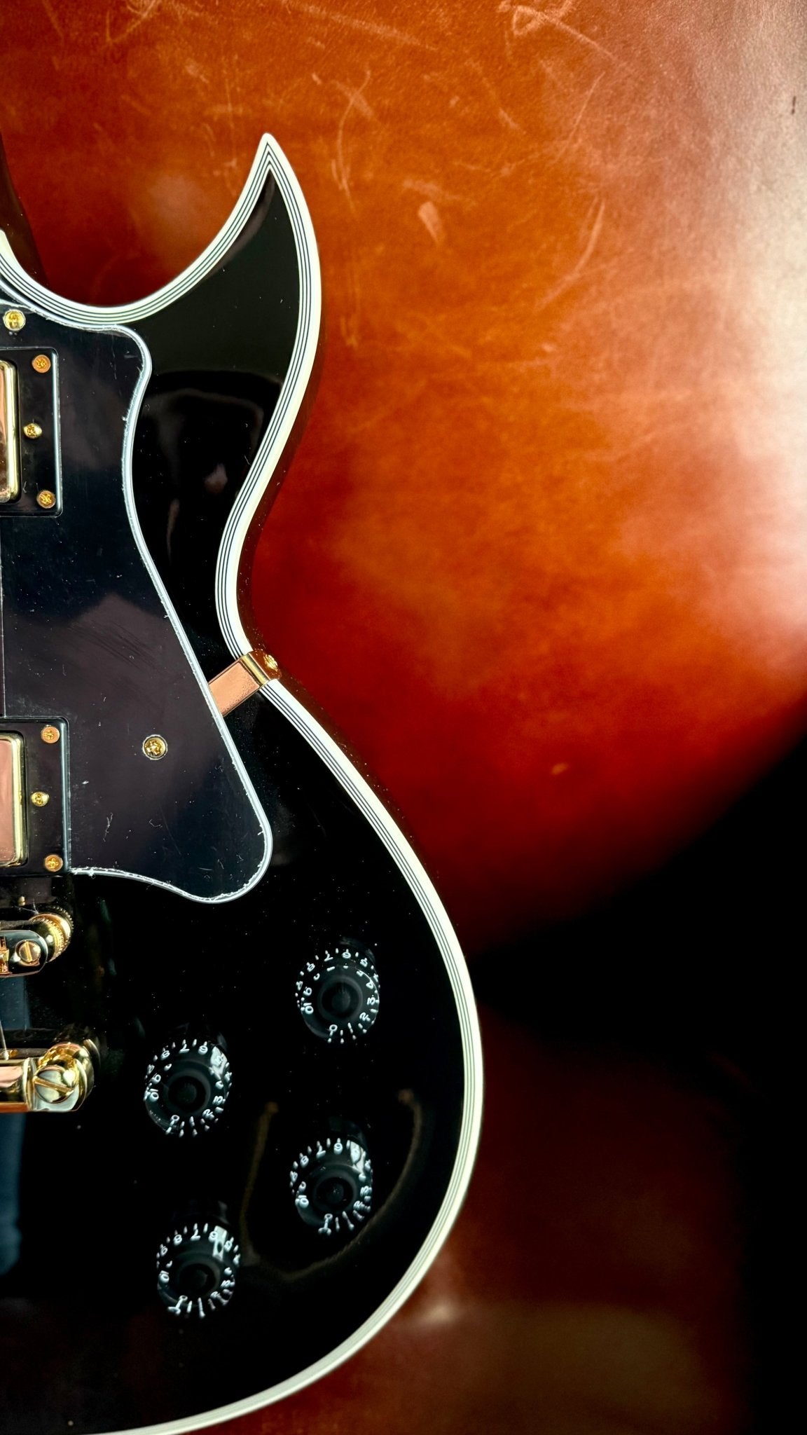 Cort CR270 Black Electric Guitar. The "Vintage Guitas Beater" - Richards Guitars Of Stratford Upon Avon