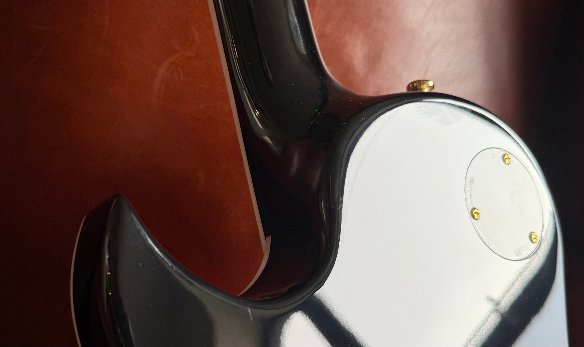 Cort CR270 Black Electric Guitar. The "Vintage Guitas Beater" - Richards Guitars Of Stratford Upon Avon