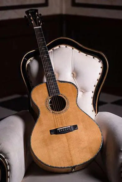 Cort Gold Passion Natural with Case - Richards Guitars Of Stratford Upon Avon