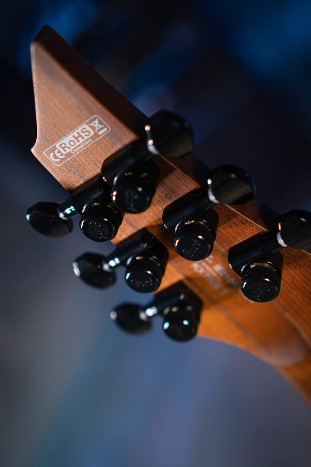 Cort KX700 Evertune Open Pore Black w/bag - Richards Guitars Of Stratford Upon Avon