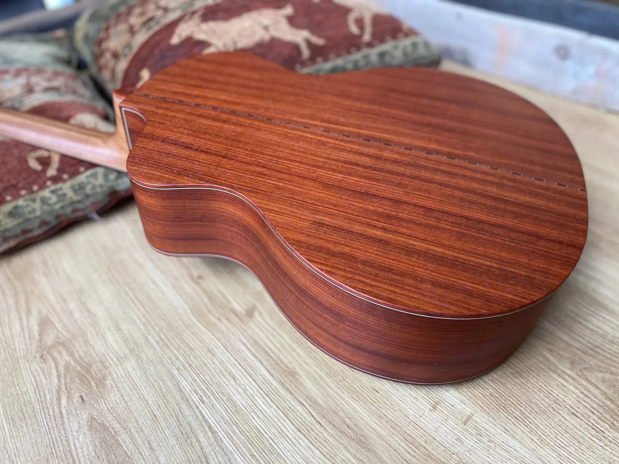 Dowina Master Built Strip Padauk HC Deluxe With Torrified Swiss Spruce Top (Nylon) - Richards Guitars Of Stratford Upon Avon