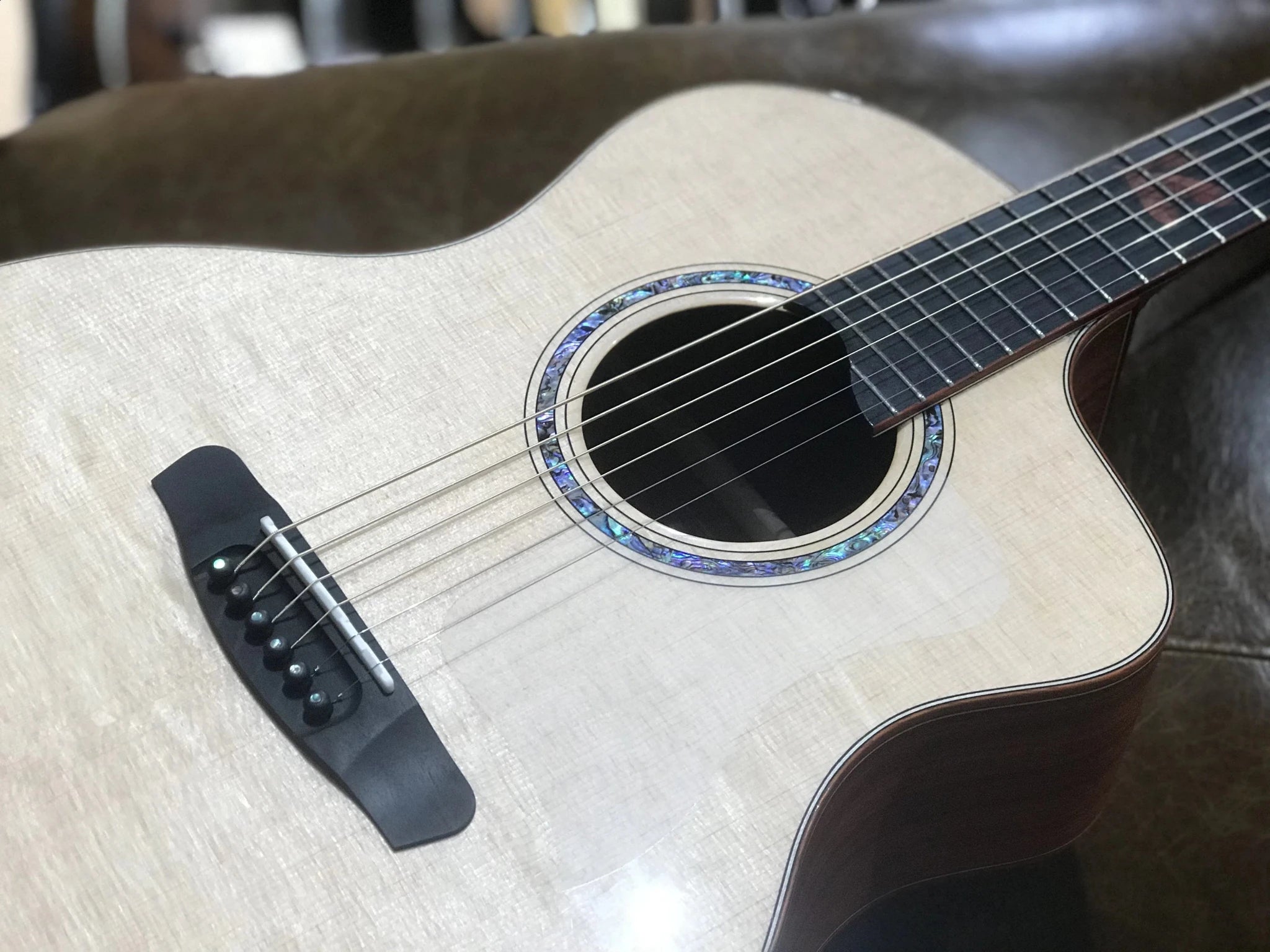Dowina Padauk GAc - Richards Guitars Of Stratford Upon Avon