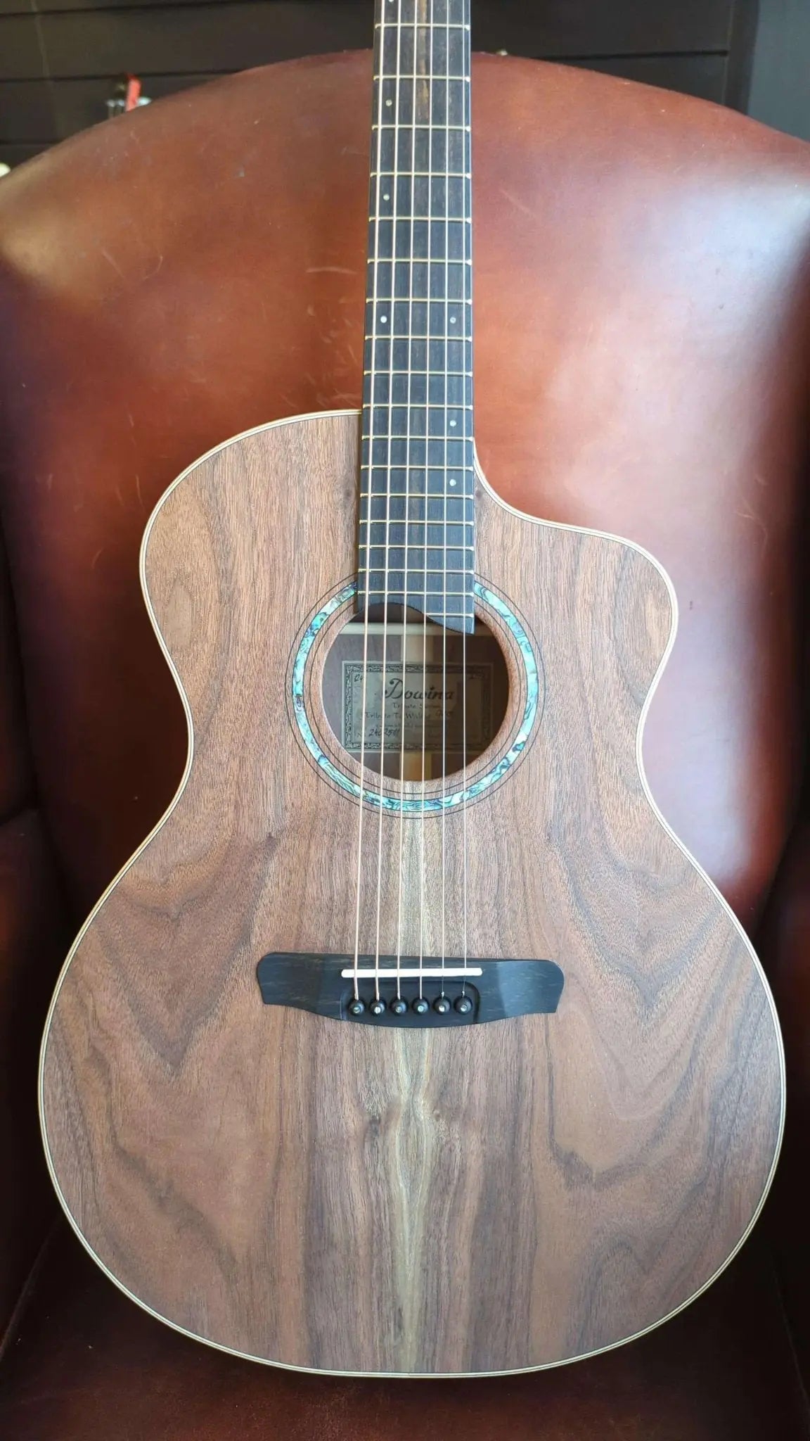 Dowina Walnut Tribute GAC - Richards Guitars Of Stratford Upon Avon