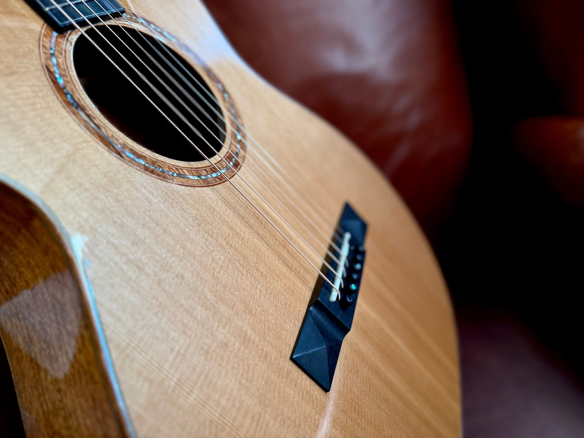 Duke A-MC-Solid-Air - Richards Guitars Of Stratford Upon Avon
