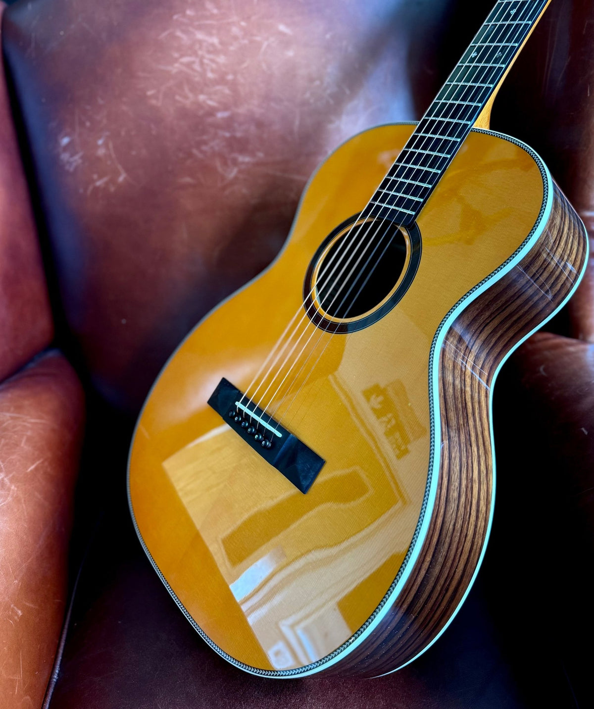 Duke A-PF Acoustic Guitar (Inc Deluxe Gigbag) - Richards Guitars Of Stratford Upon Avon
