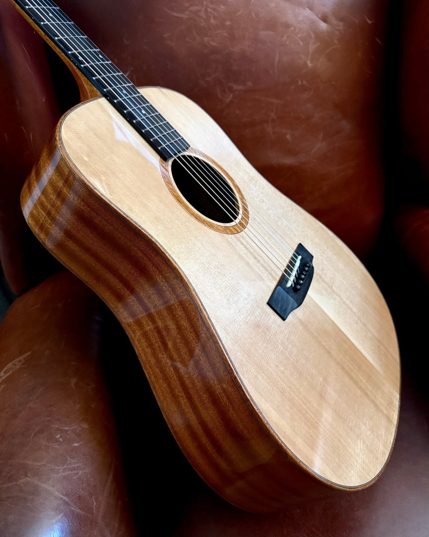 Duke D-MC Dreadnougt Acoustic Guitar - Richards Guitars Of Stratford Upon Avon