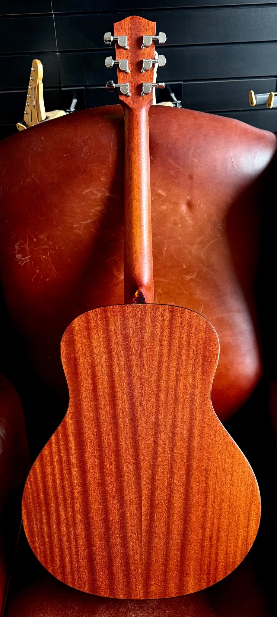 Eastman ACTG - 1 All Solid Acoustic Travel Guitar In Classic Finish - Richards Guitars Of Stratford Upon Avon