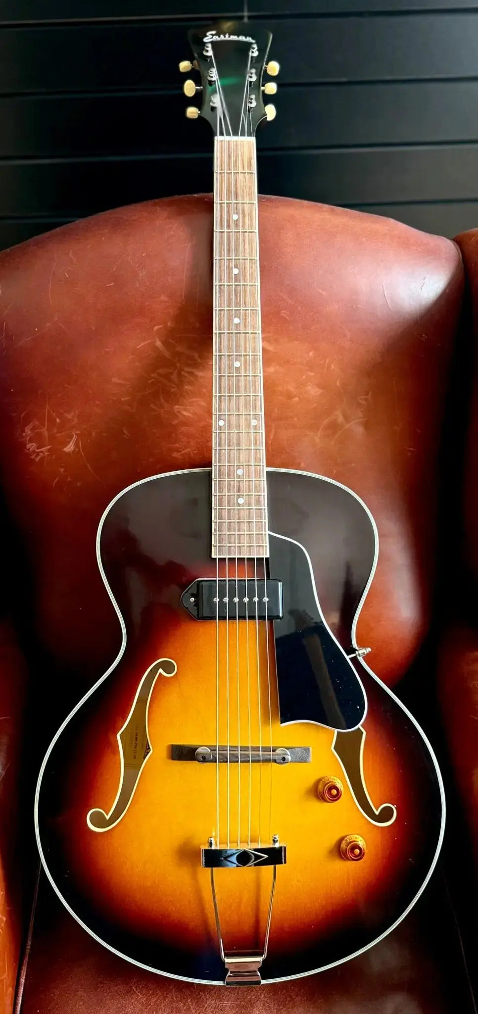 Buy Eastman AR405 P90/TV Archtop Electric Guitar (Custom Pro Exclusive)