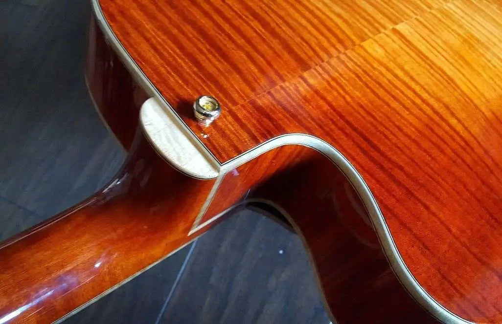 Eastman AR580CE HB (Price inc. Custom Pro Setup Package) - Richards Guitars Of Stratford Upon Avon