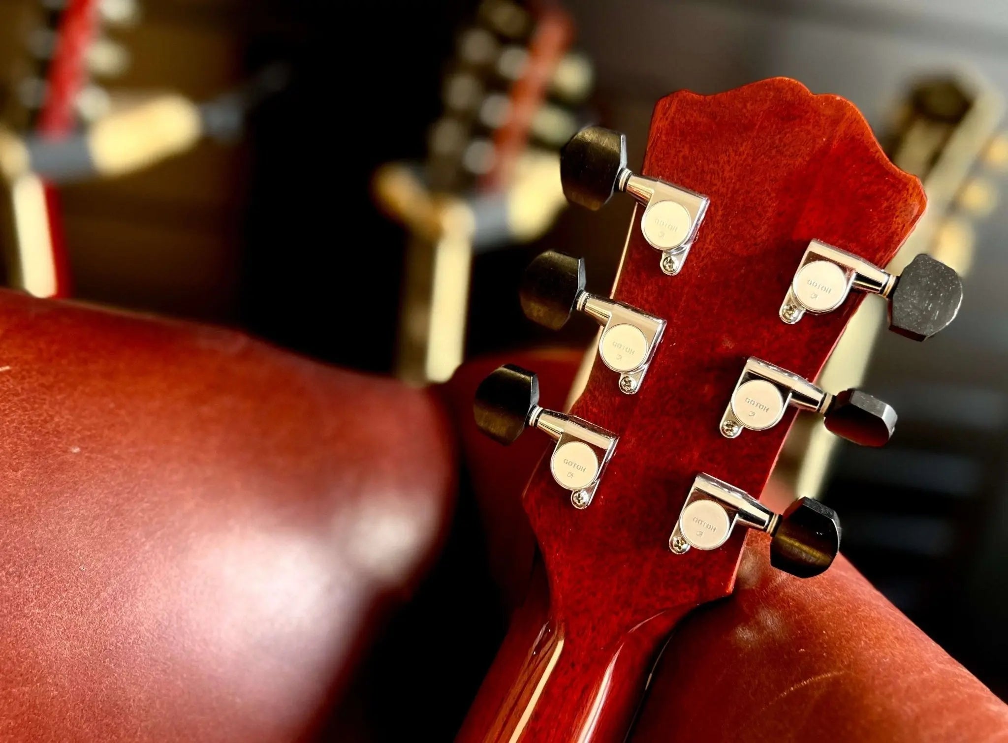 Eastman AR603CED - 15 Solid Carved Spruce Top w' Solid Carved Mahogany Back & Sides (Price inc. Custom Pro Setup Package) - Richards Guitars Of Stratford Upon Avon