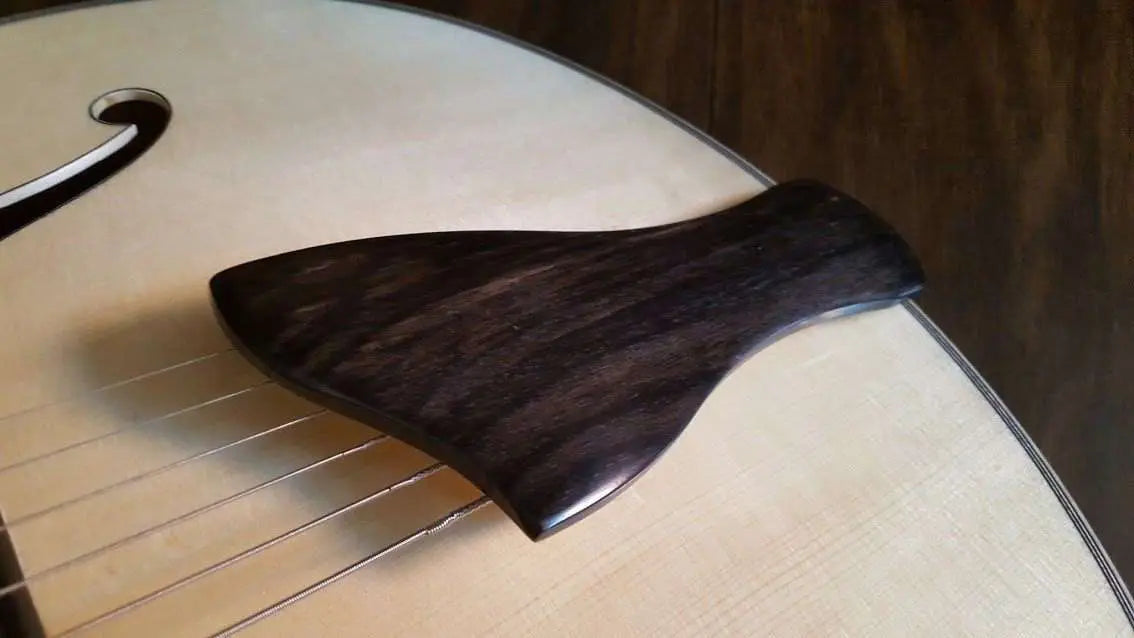 Eastman AR905CE Blonde (Price inc. Custom Pro Setup Package) - Richards Guitars Of Stratford Upon Avon