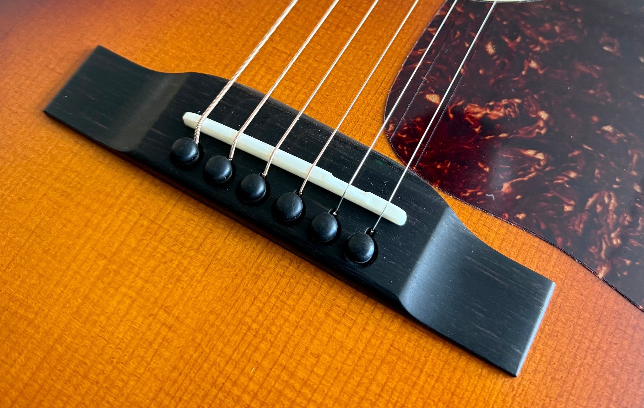 Eastman E1SS-SB Sunburst Acoustic Guitar (Price inc. Custom Pro Setup Package) - Richards Guitars Of Stratford Upon Avon