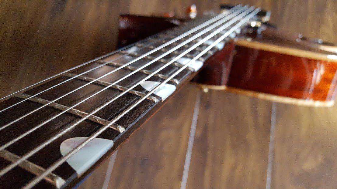 Eastman ER4 (Price inc. Custom Pro Setup Package) - Richards Guitars Of Stratford Upon Avon