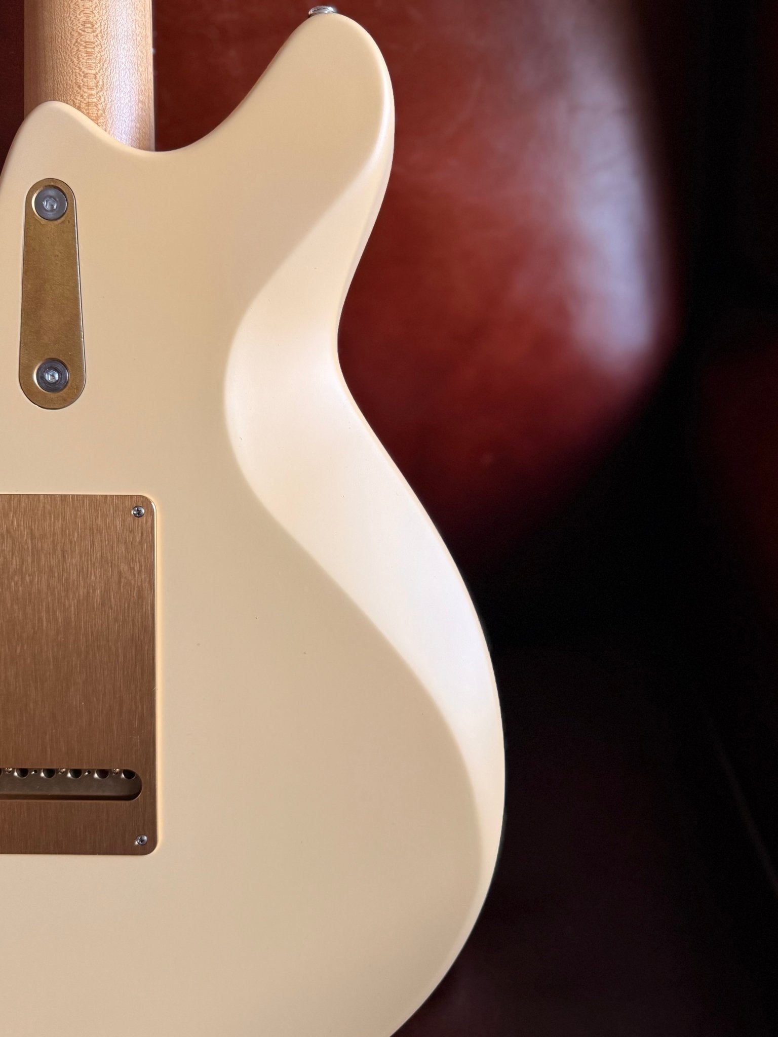 Eastman Fullertone DC62 Desert Sand (Price inc. Custom Pro Setup Package) - Richards Guitars Of Stratford Upon Avon