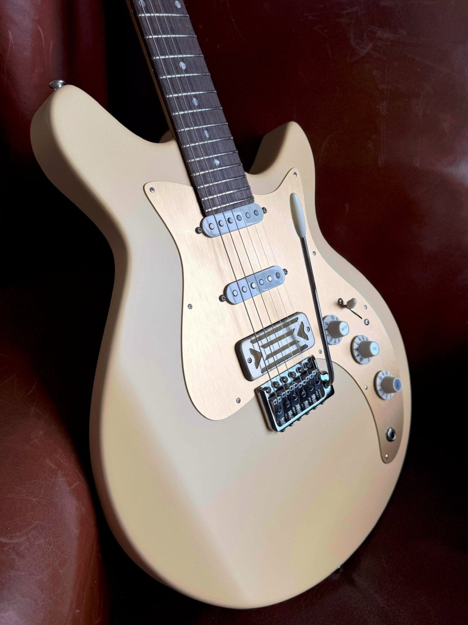 Eastman Fullertone DC62 Desert Sand (Price inc. Custom Pro Setup Package) - Richards Guitars Of Stratford Upon Avon