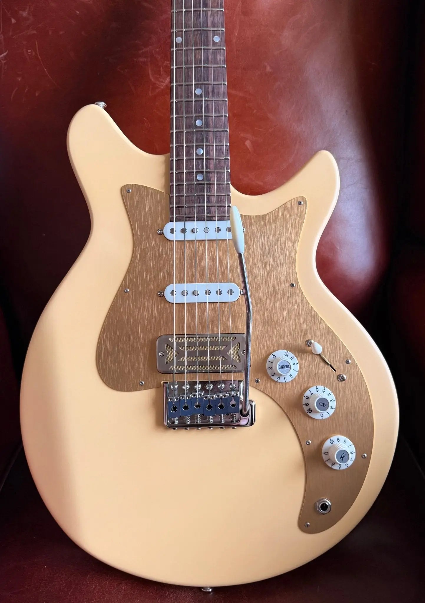 Buy Eastman Fullertone DC62 Desert Sand (Price inc. Custom Pro Setup Package)