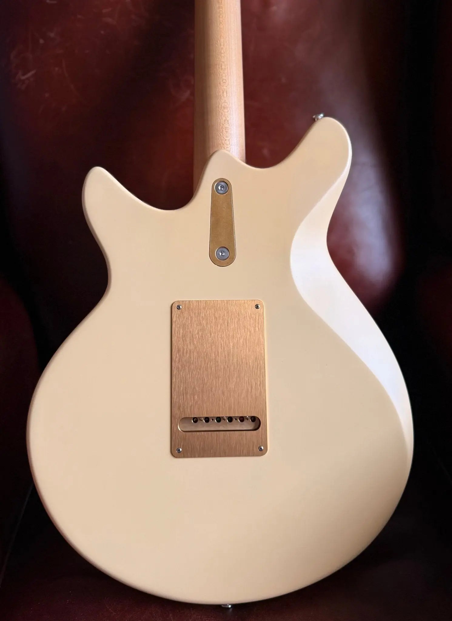 Buy Eastman Fullertone DC62 Desert Sand (Price inc. Custom Pro Setup Package)