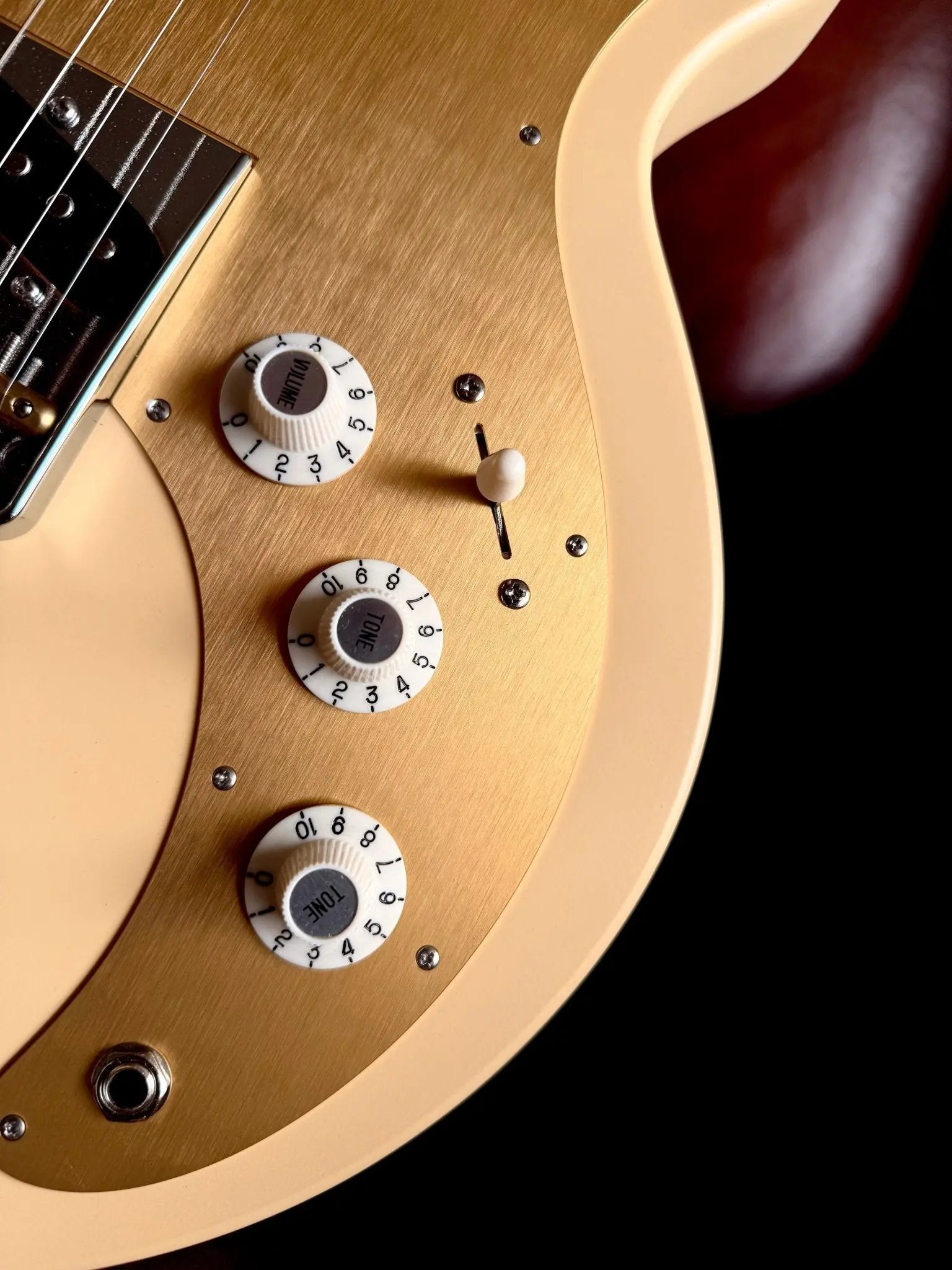 Eastman Fullertone SC52 Desert Sand (Price inc. Custom Pro Setup Package) - Richards Guitars Of Stratford Upon Avon