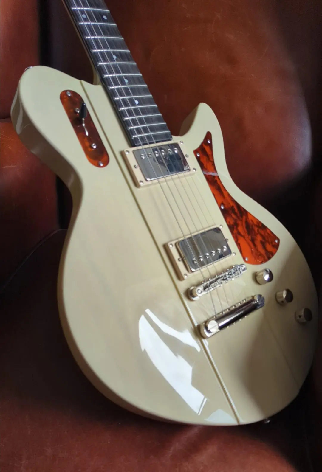 Eastman Juliet - PB Pomona Blonde (Used) - Richards Guitars Of Stratford Upon Avon