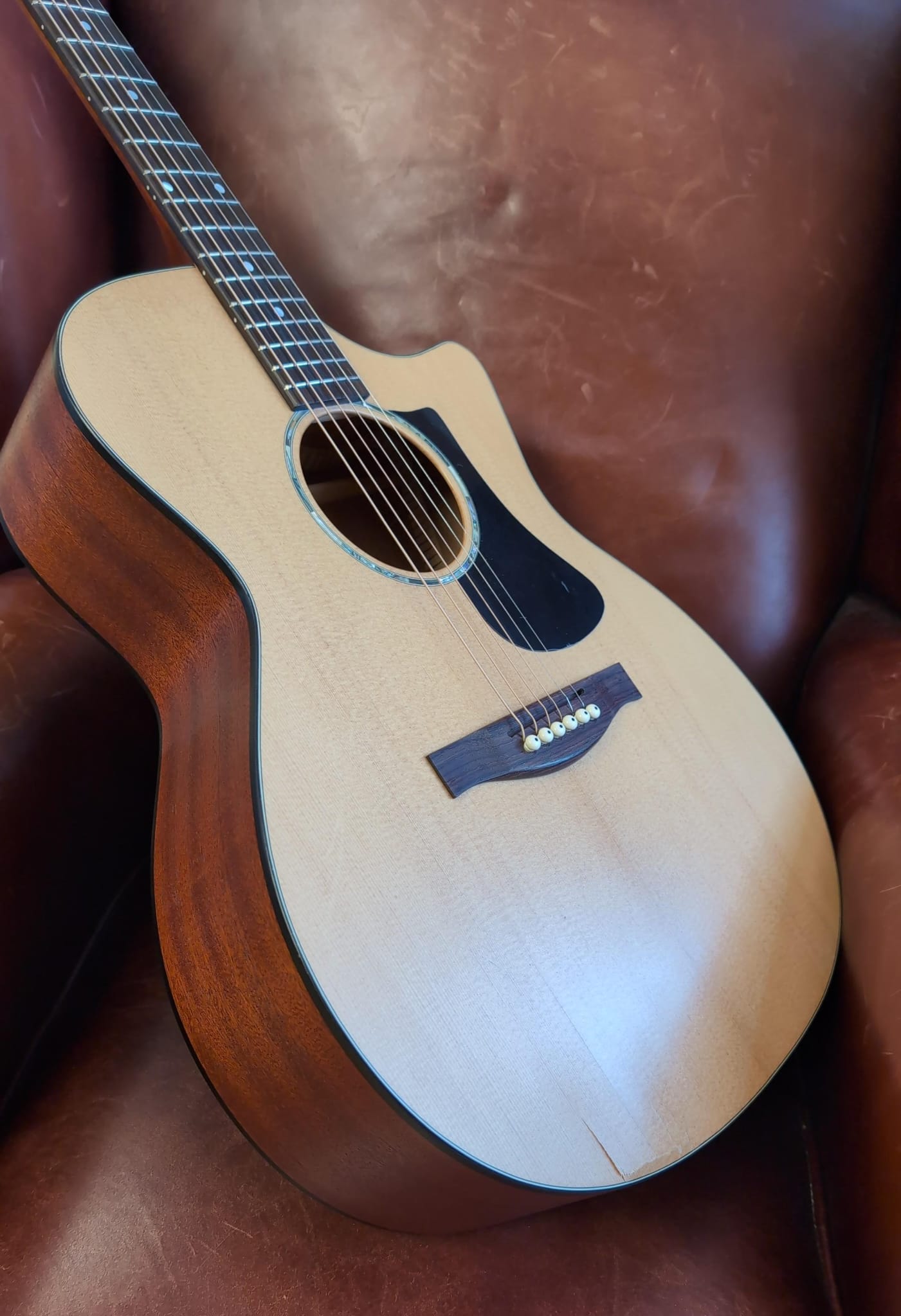 Eastman PCH1 - GACE Electro Acoustic Guitar, (B - stock/Transit Damage) - Richards Guitars Of Stratford Upon Avon