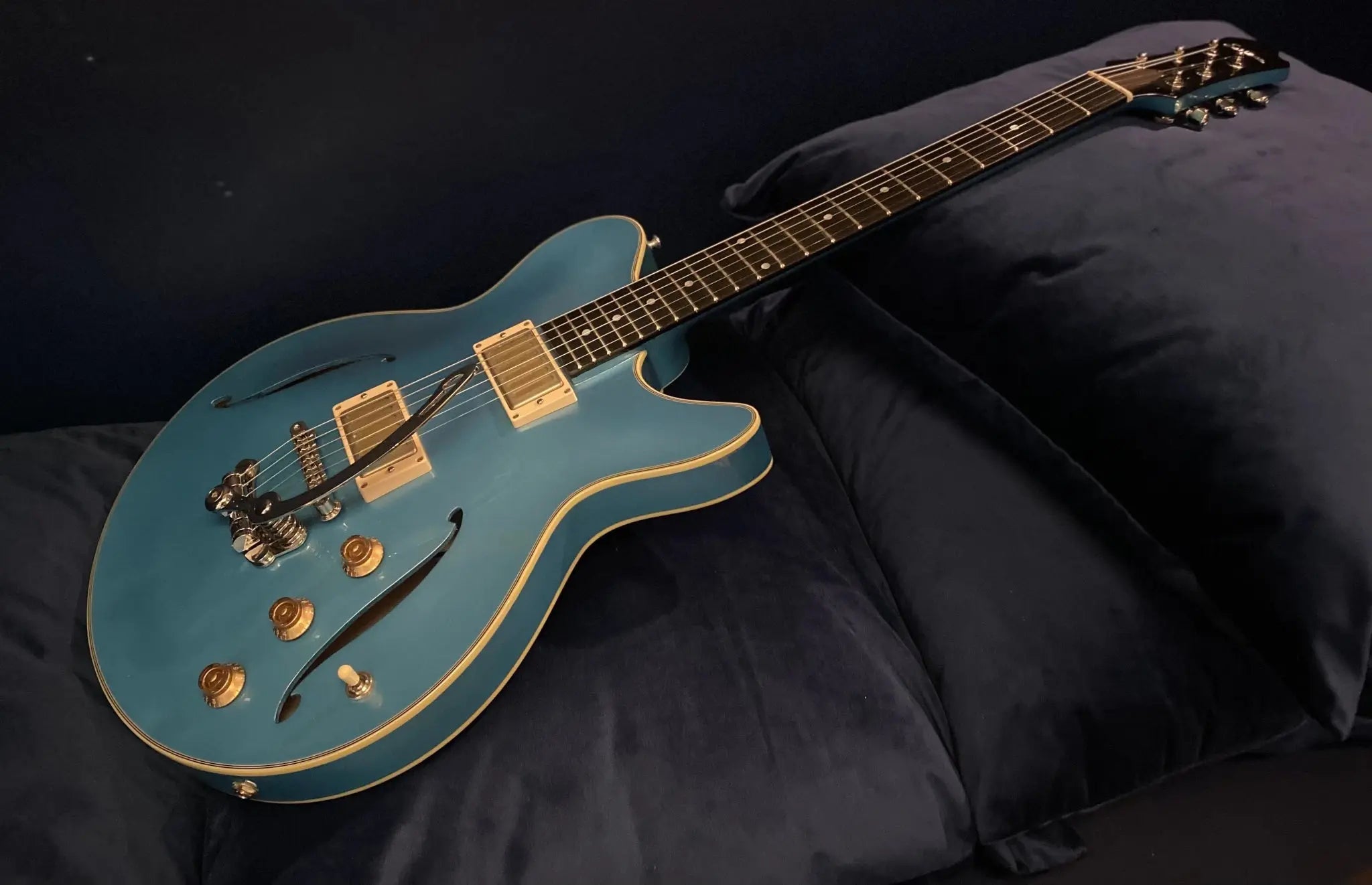 Eastman Romeo LA Celestine Blue (Price inc. Custom Pro Setup Package) - Richards Guitars Of Stratford Upon Avon