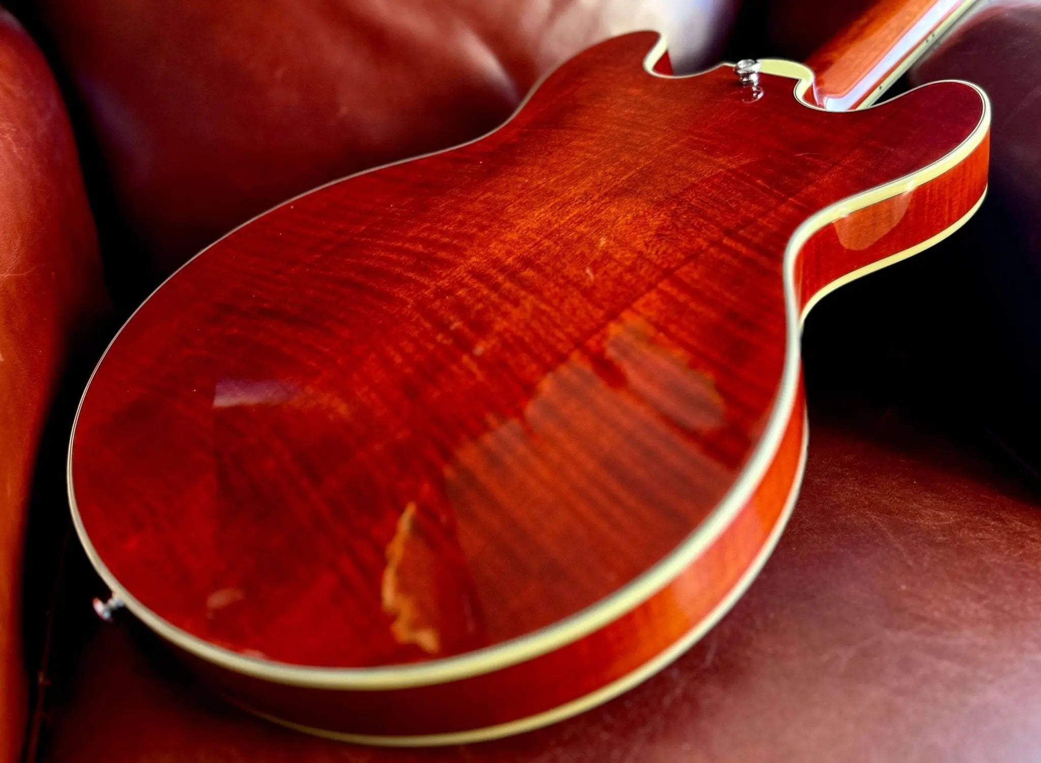 Eastman T484 Classic (Price inc. Custom Pro Setup Package) - Richards Guitars Of Stratford Upon Avon