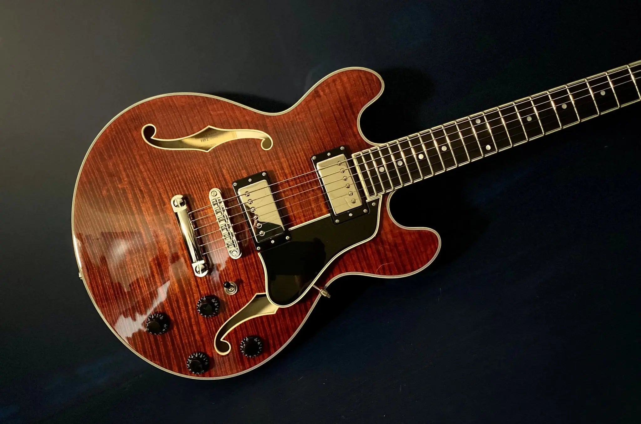 Eastman T484 Classic (Price inc. Custom Pro Setup Package) - Richards Guitars Of Stratford Upon Avon