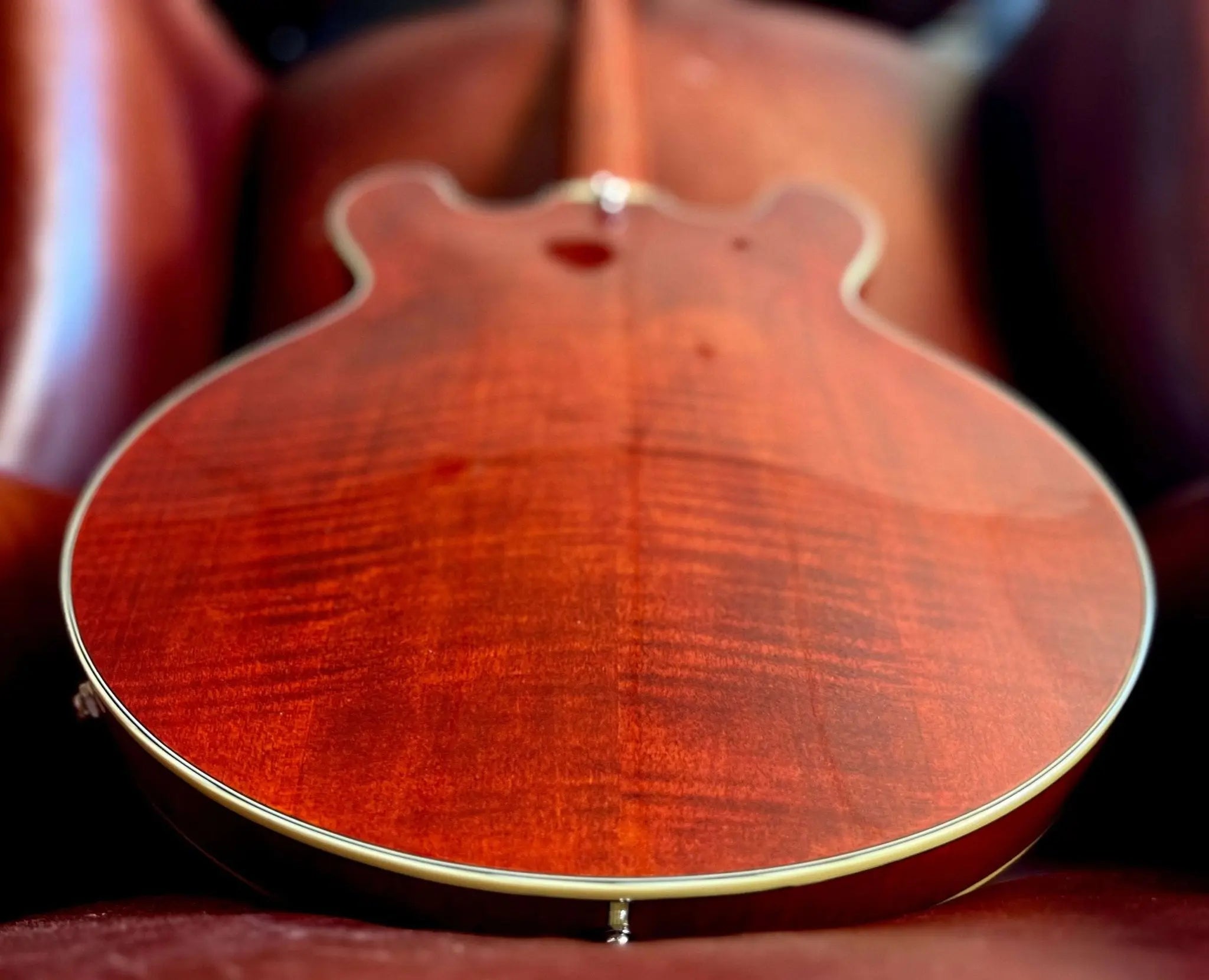 Eastman T484 Classic (Price inc. Custom Pro Setup Package) - Richards Guitars Of Stratford Upon Avon