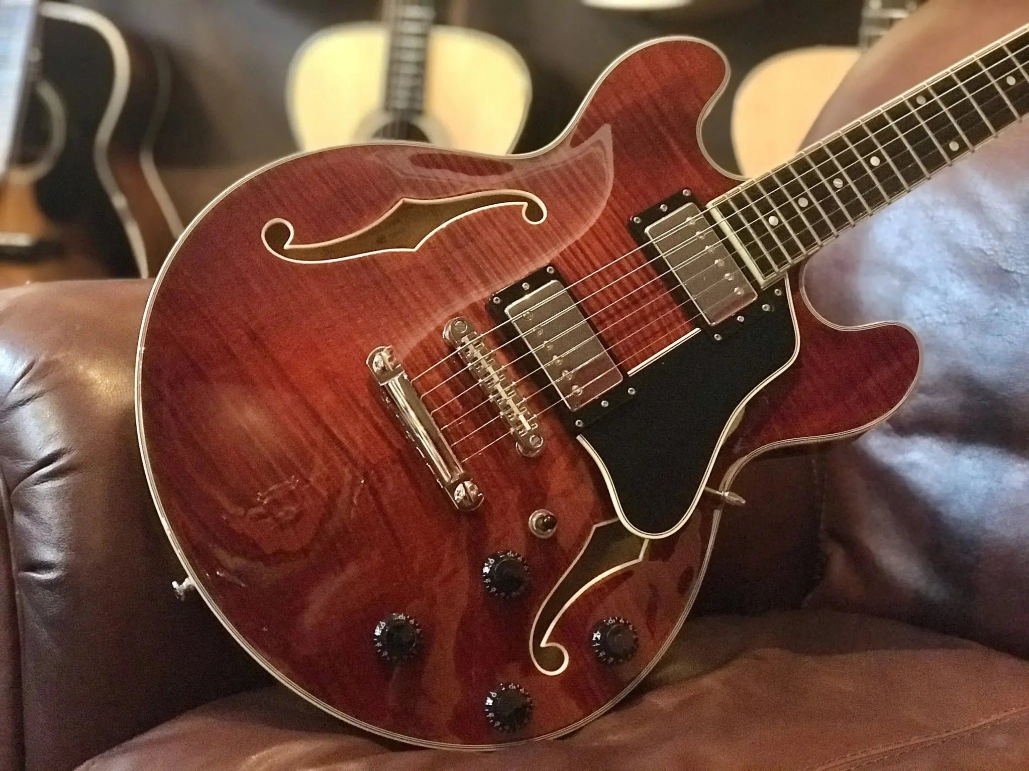 Eastman T484 Classic (Price inc. Custom Pro Setup Package) - Richards Guitars Of Stratford Upon Avon