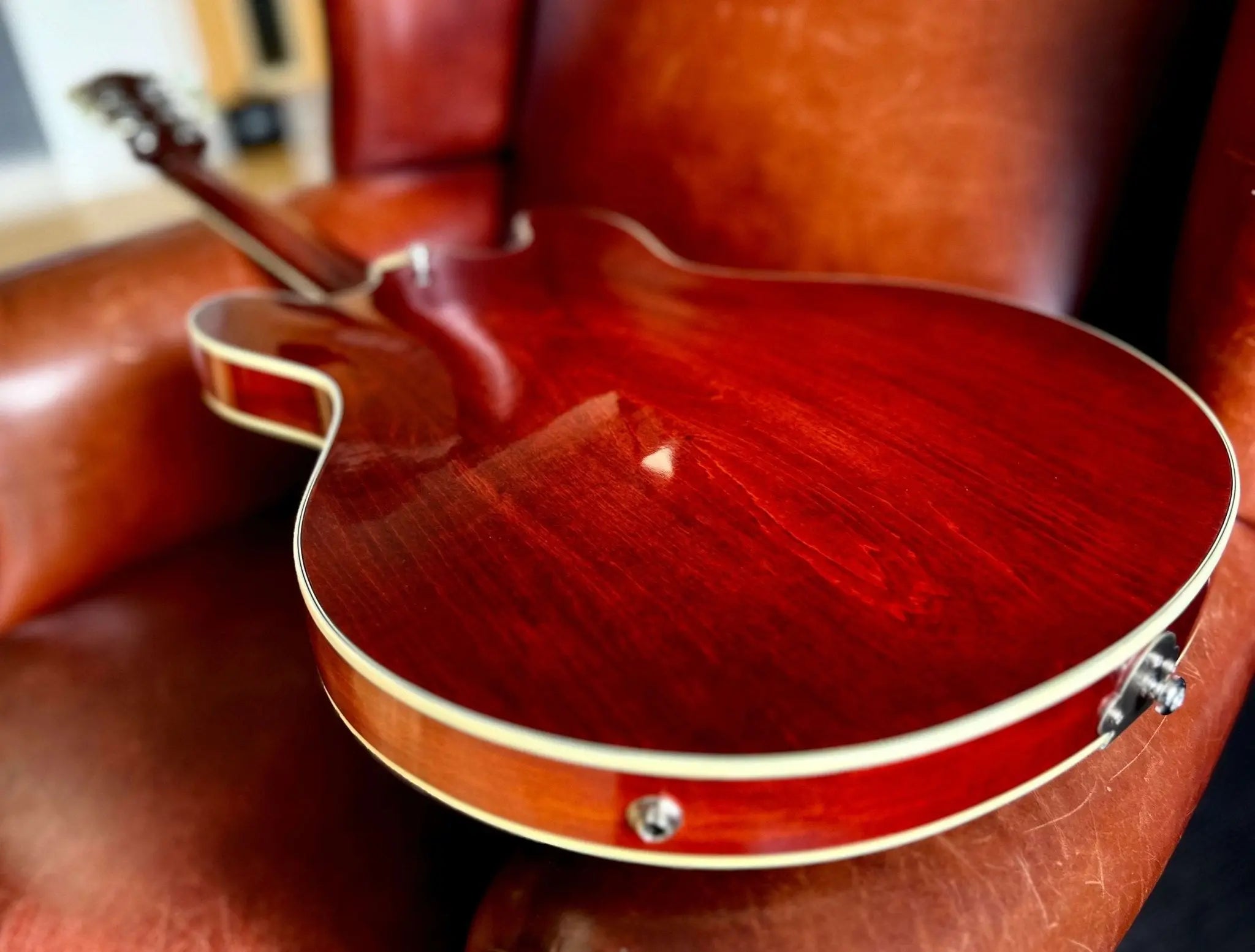 Eastman T64/v - T - RD (Red) (Price inc. Custom Pro Setup Package) - Richards Guitars Of Stratford Upon Avon