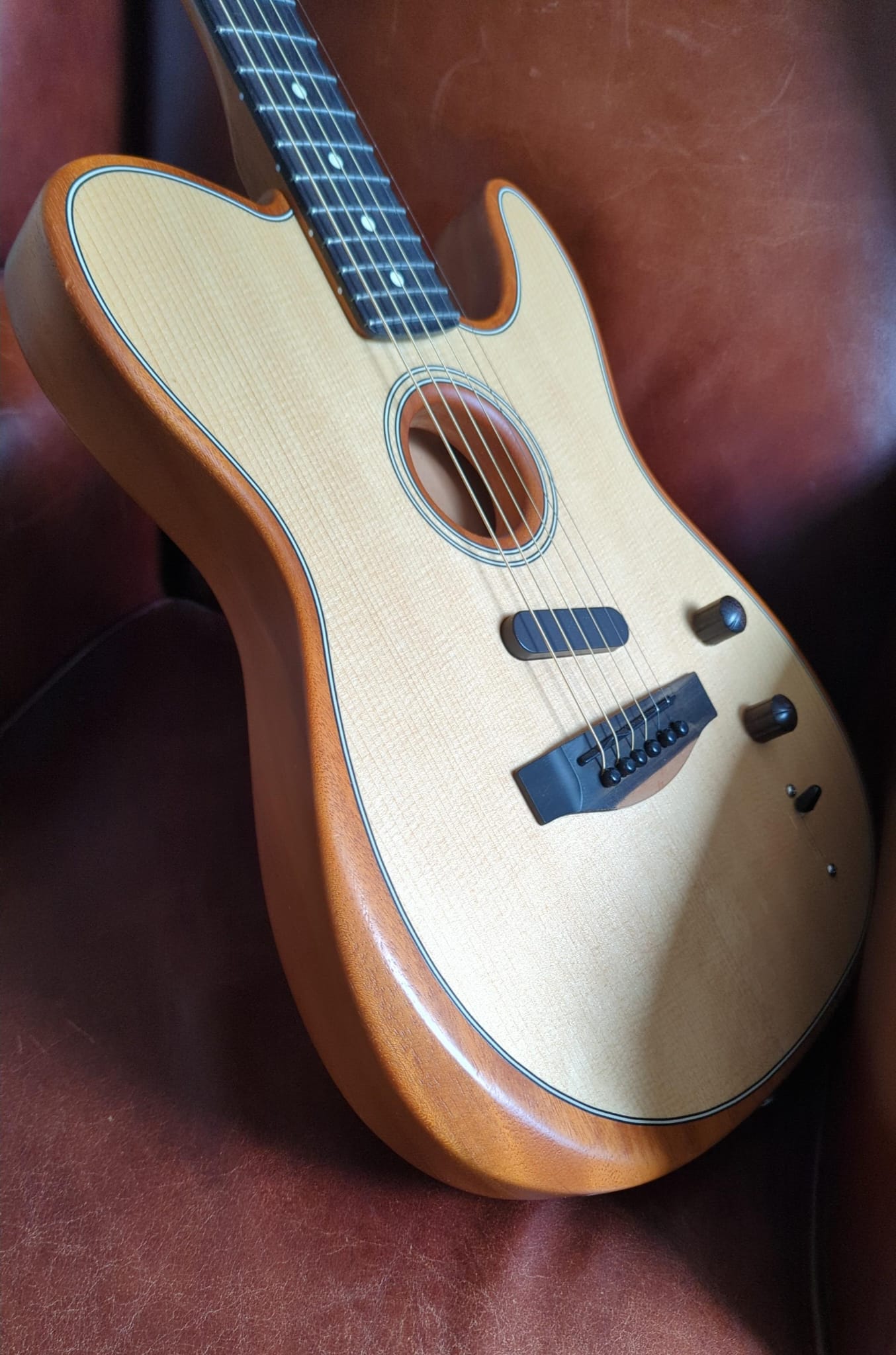 Fender USA Acoustasonic Telecaster - Natural (Used) - Richards Guitars Of Stratford Upon Avon