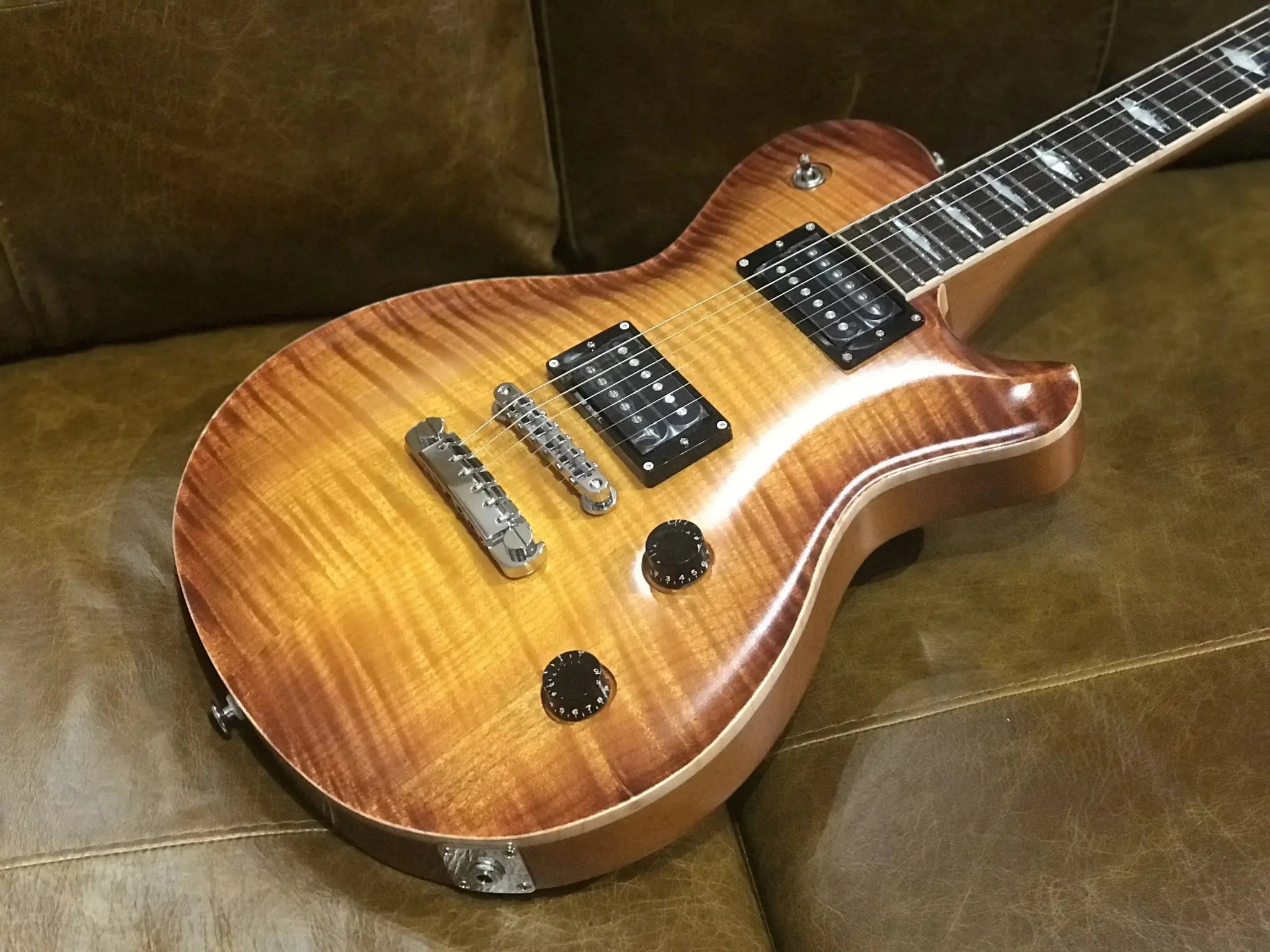 FGN Expert Flame, Electric Guitar, Vintage Violin (VV) EFLFMR With Hard Case - Richards Guitars Of Stratford Upon Avon