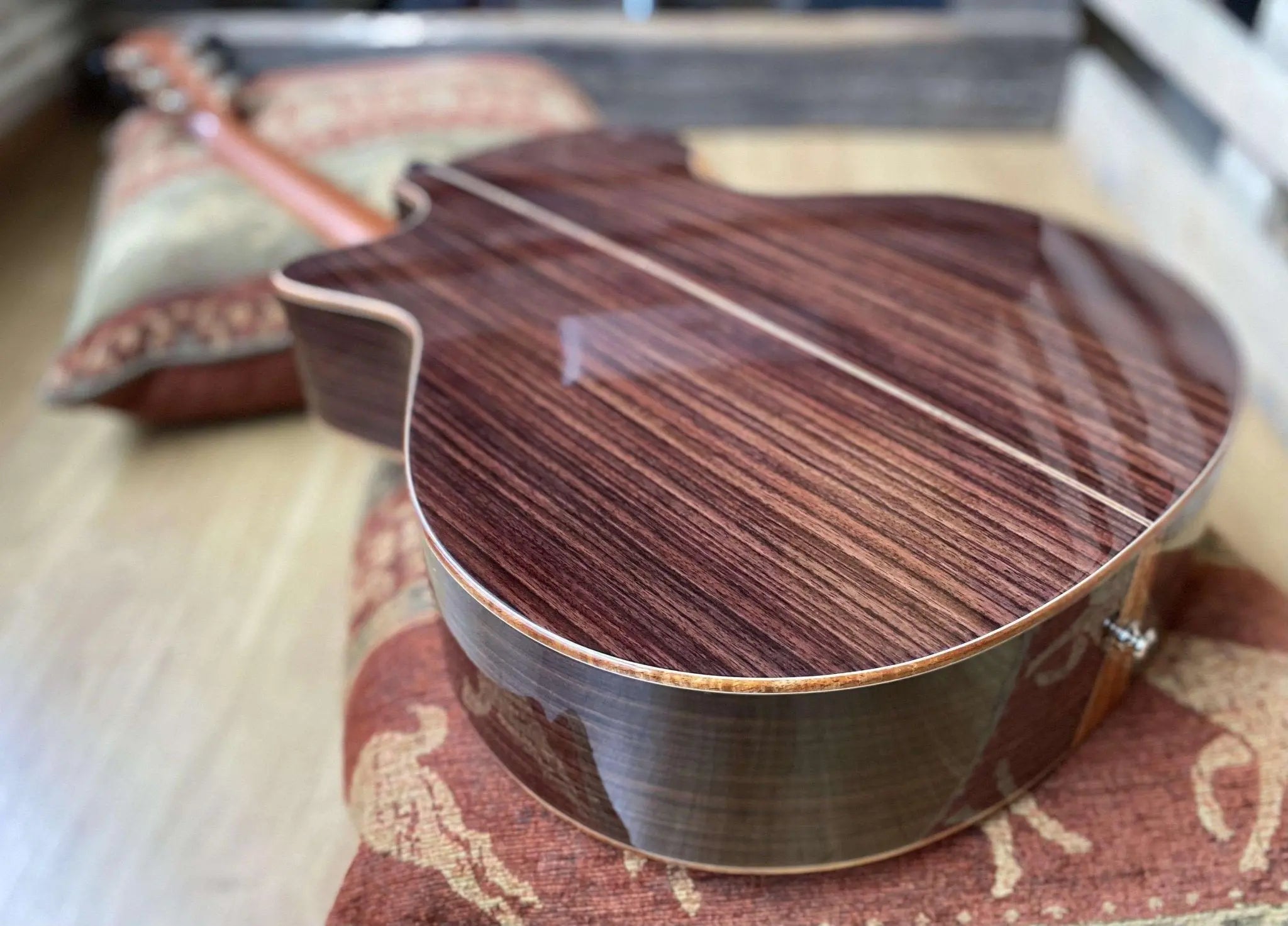 Furch Red Deluxe Gc SR with Duo Bevel Master Grade Spruce/Rosewood (2025 CNR Active Upgrade Model) - Richards Guitars Of Stratford Upon Avon