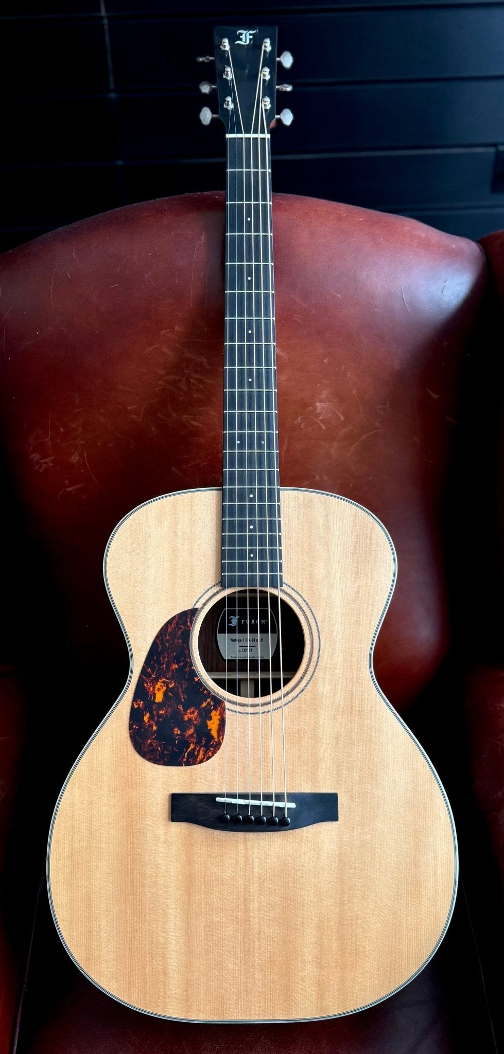 Furch Vintage 1 OM-SR a LEFT HANDED with CNR Active System (Used) - Richards Guitars Of Stratford Upon Avon