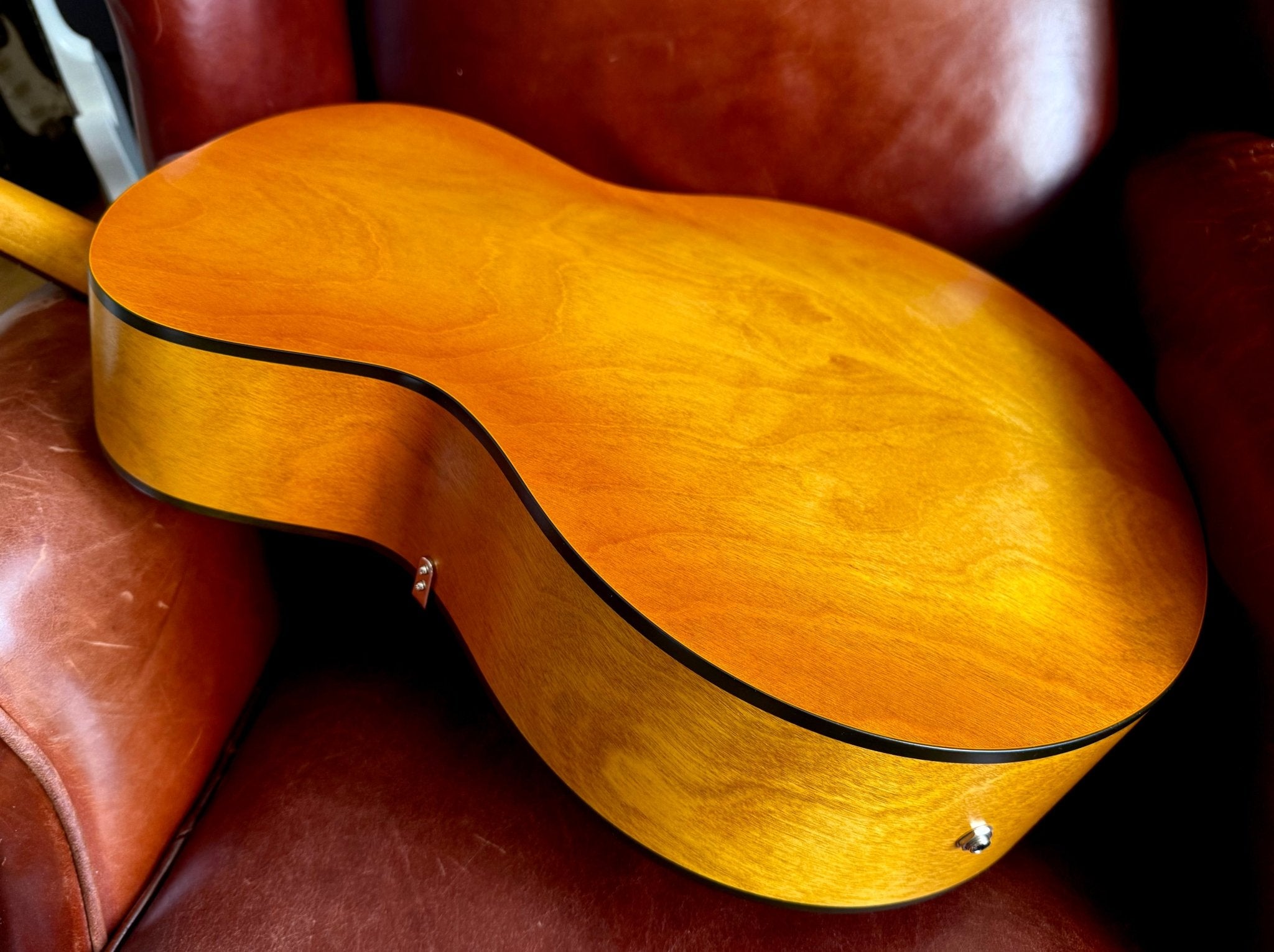 Godin 5th Avenue Jumbo P - Rail Semi - Acoustic Guitar ~ Harvest Gold - Richards Guitars Of Stratford Upon Avon